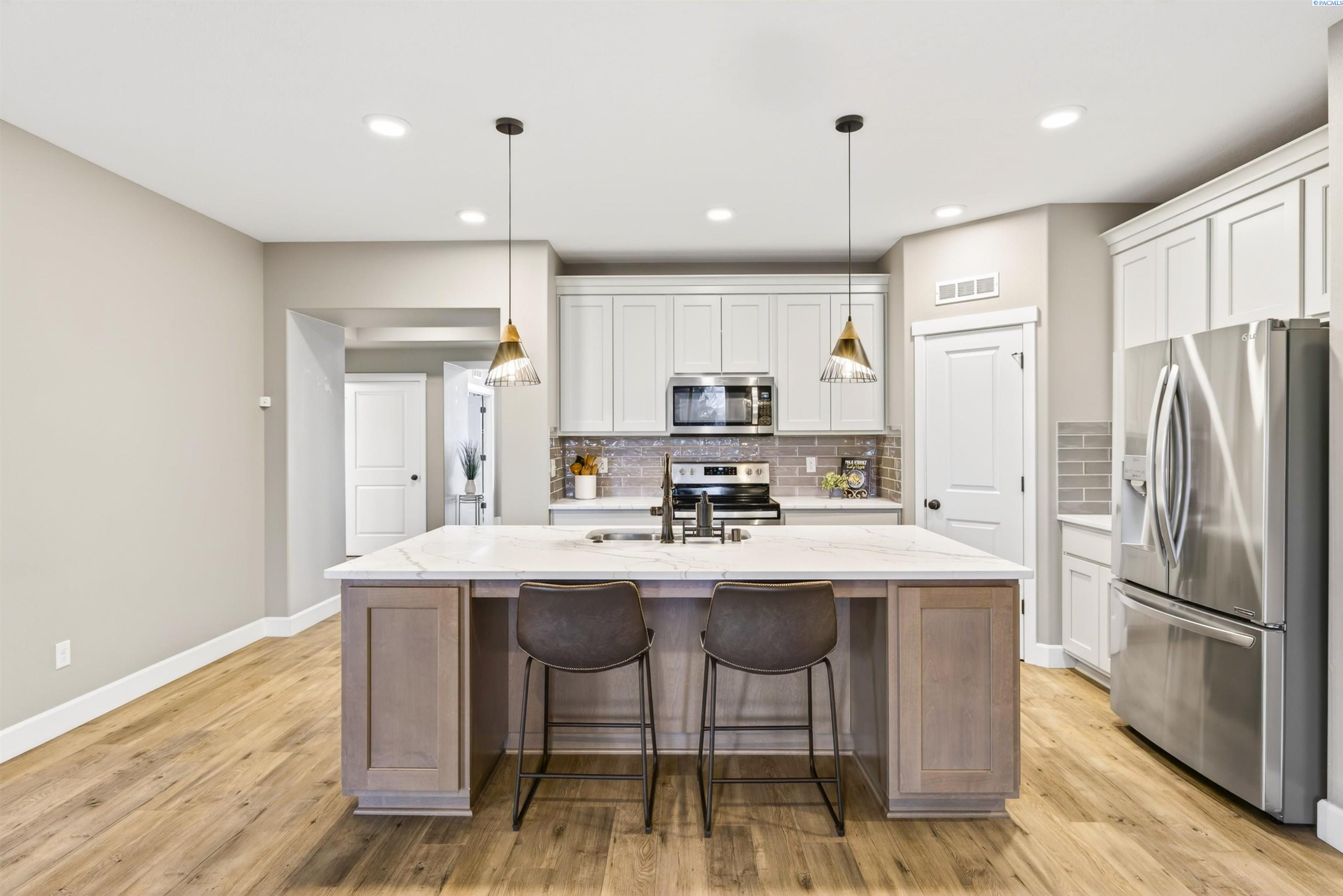 9908 Chinook Ct, Pasco, WA 99301