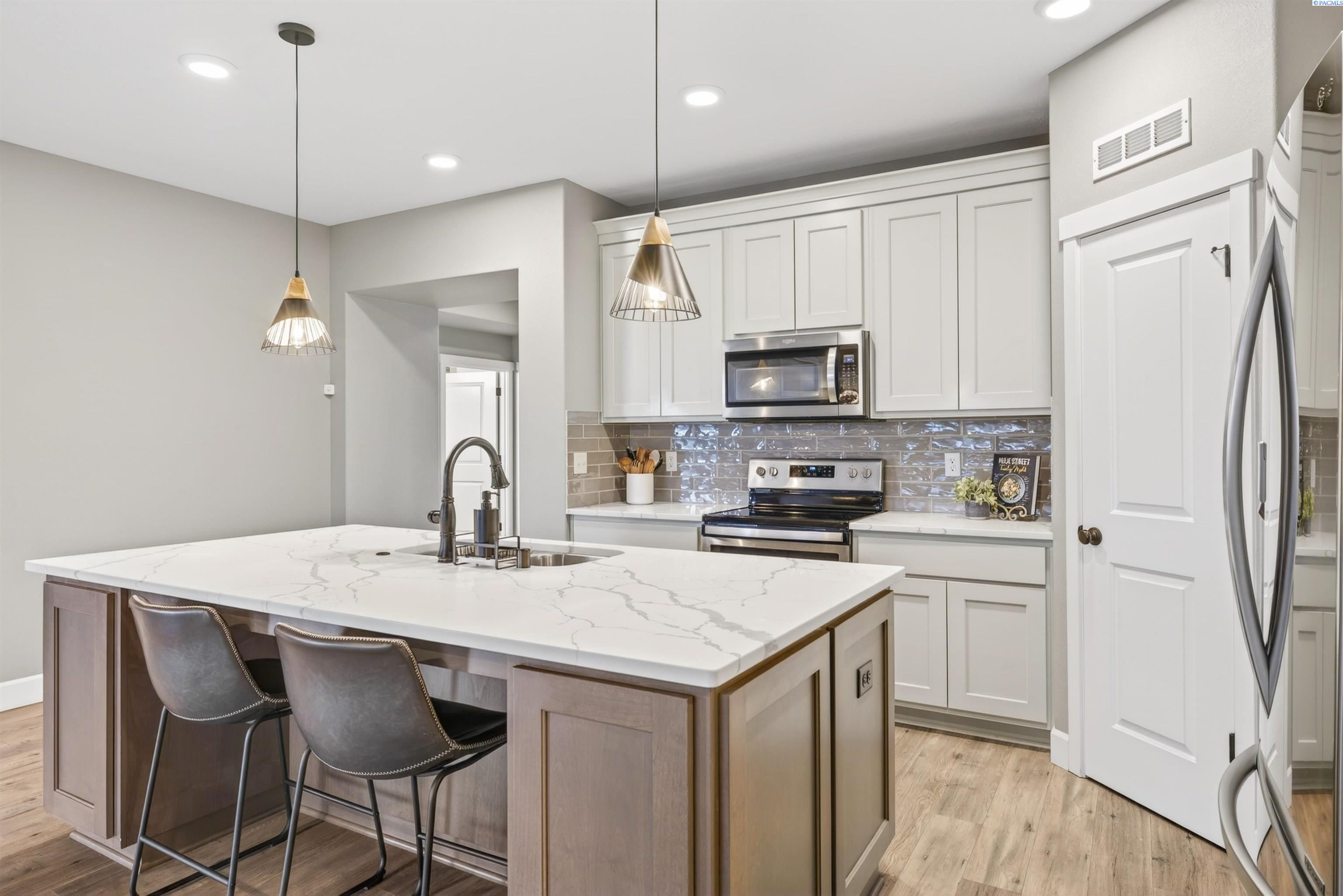 9908 Chinook Ct, Pasco, WA 99301