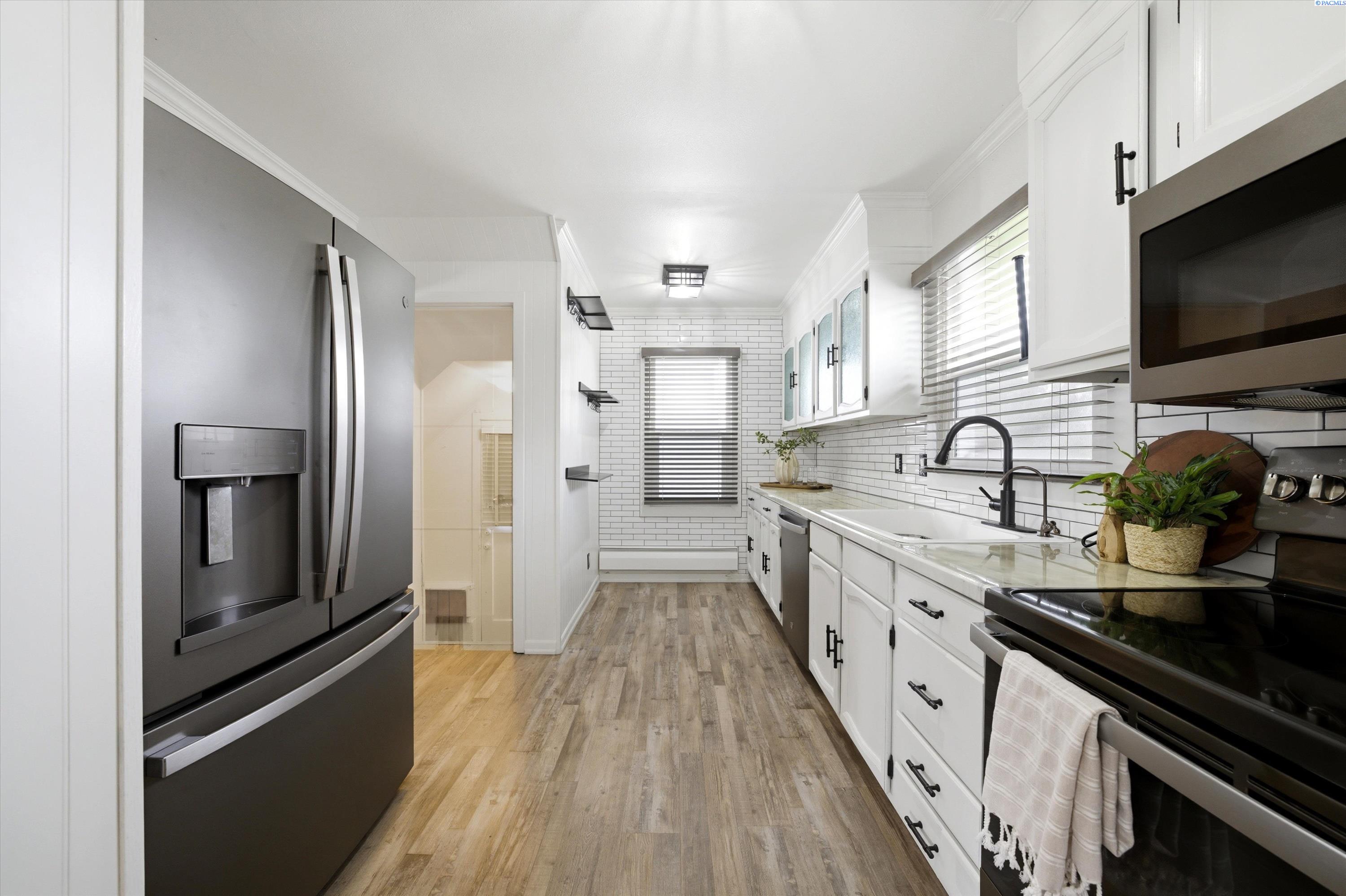 90 Van Giesen St, Richland, WA 99354