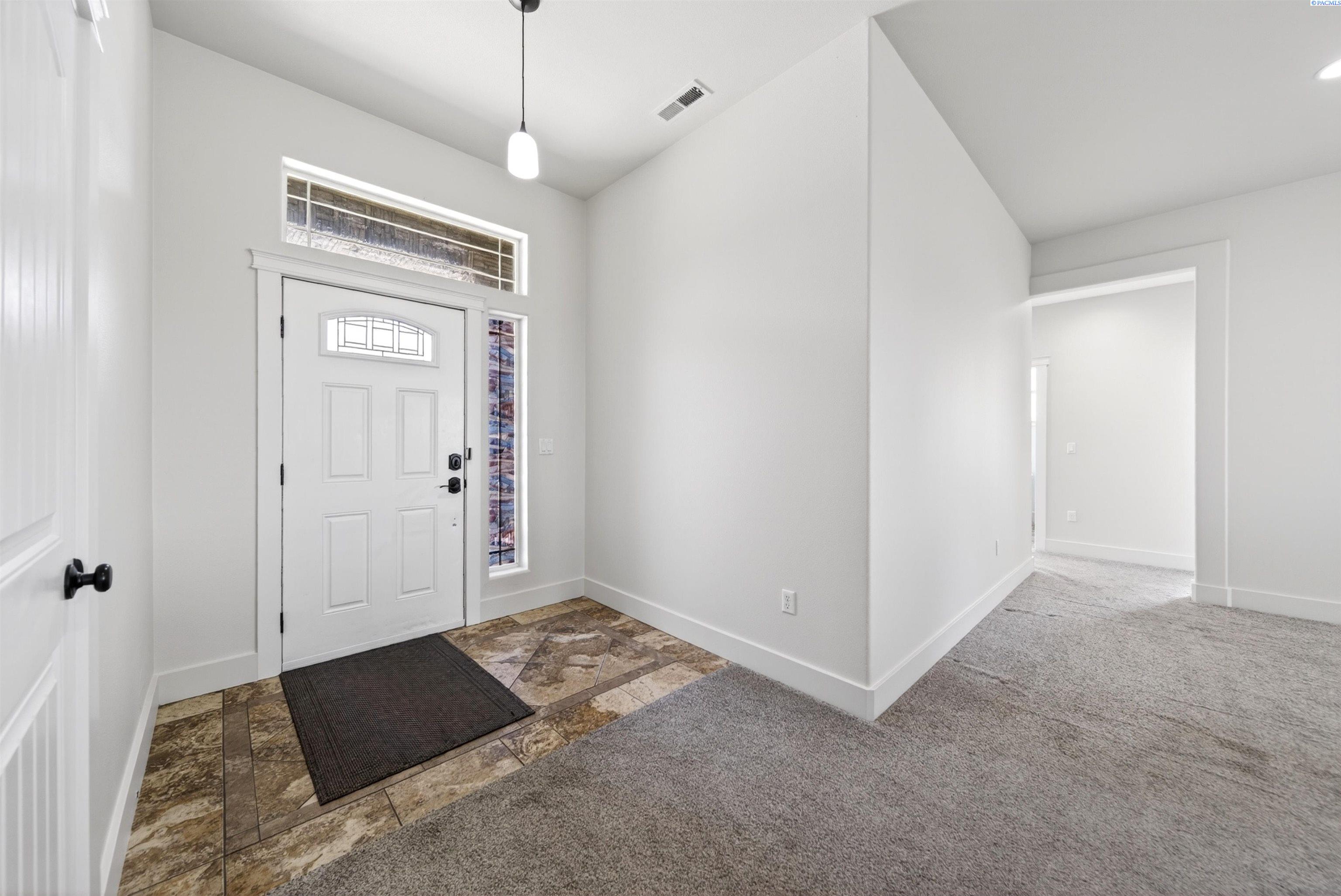 5216 Madrid Ln, Pasco, WA 99301