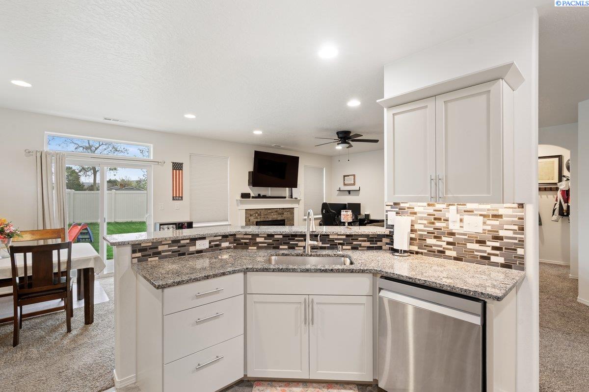 2225 23rd Ave, Kennewick, WA 99337