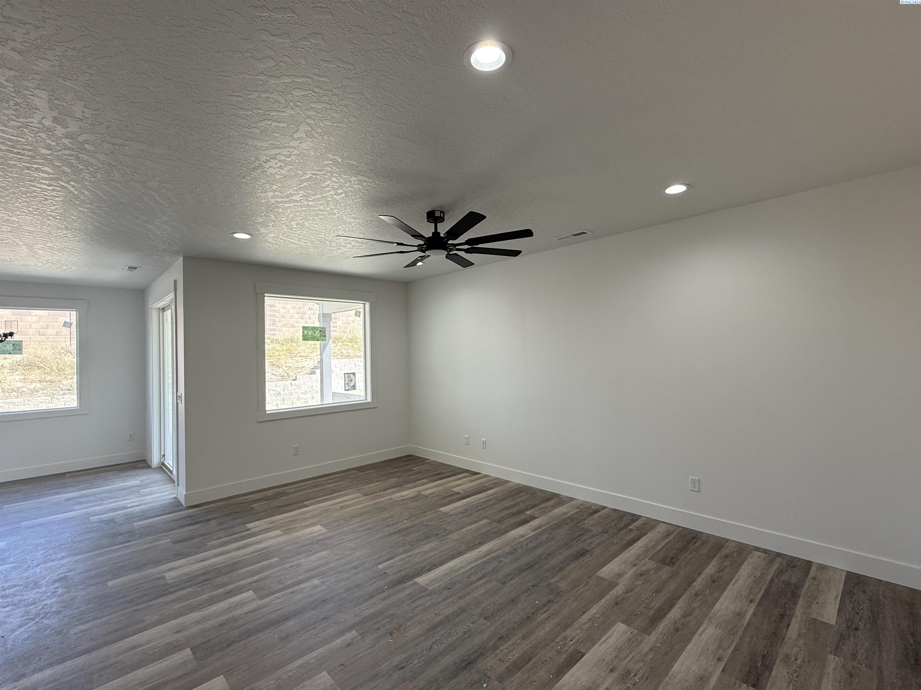 2928 Meadowlark Ave, Richland, WA 99352