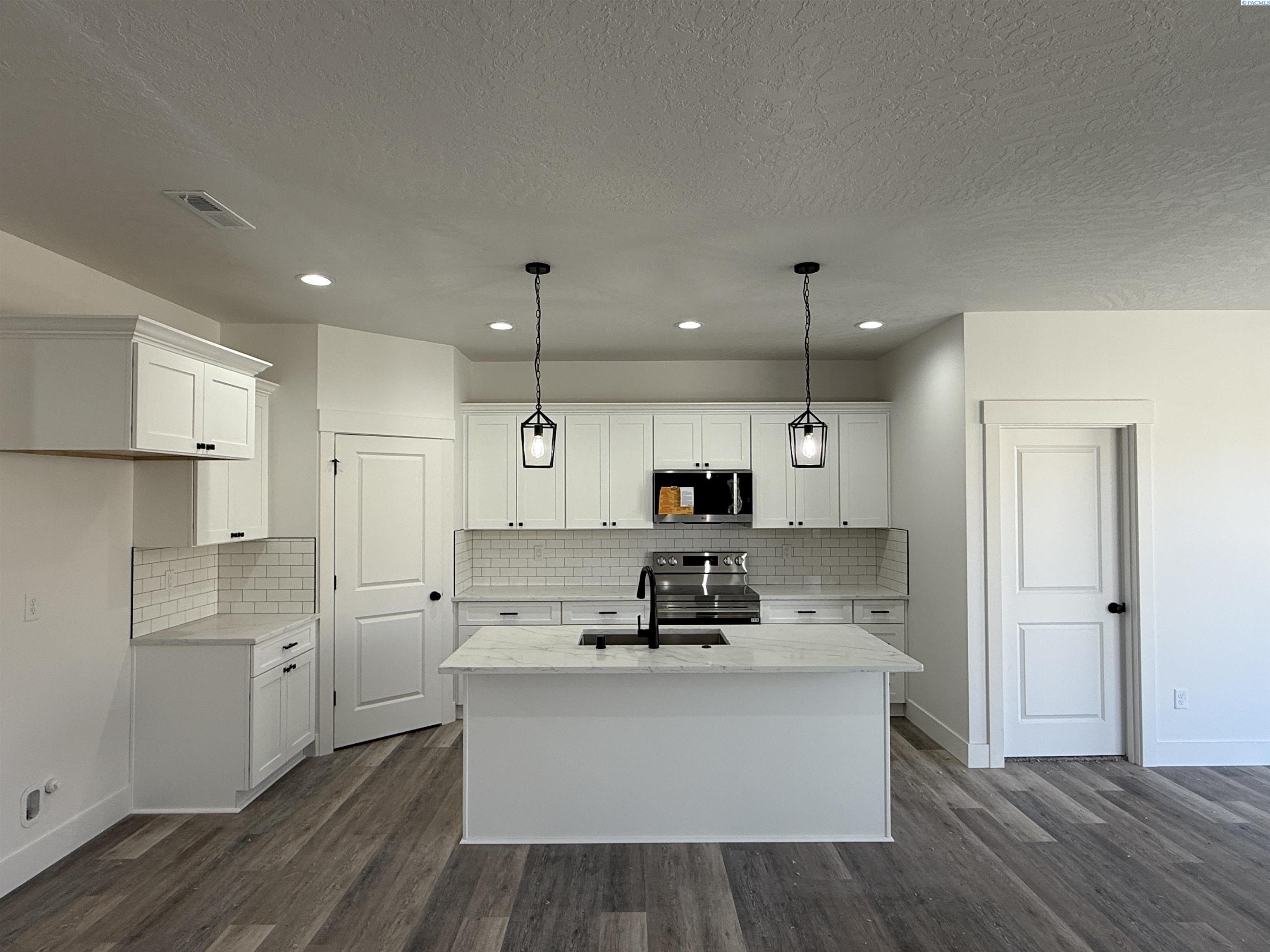 2928 Meadowlark Ave, Richland, WA 99352