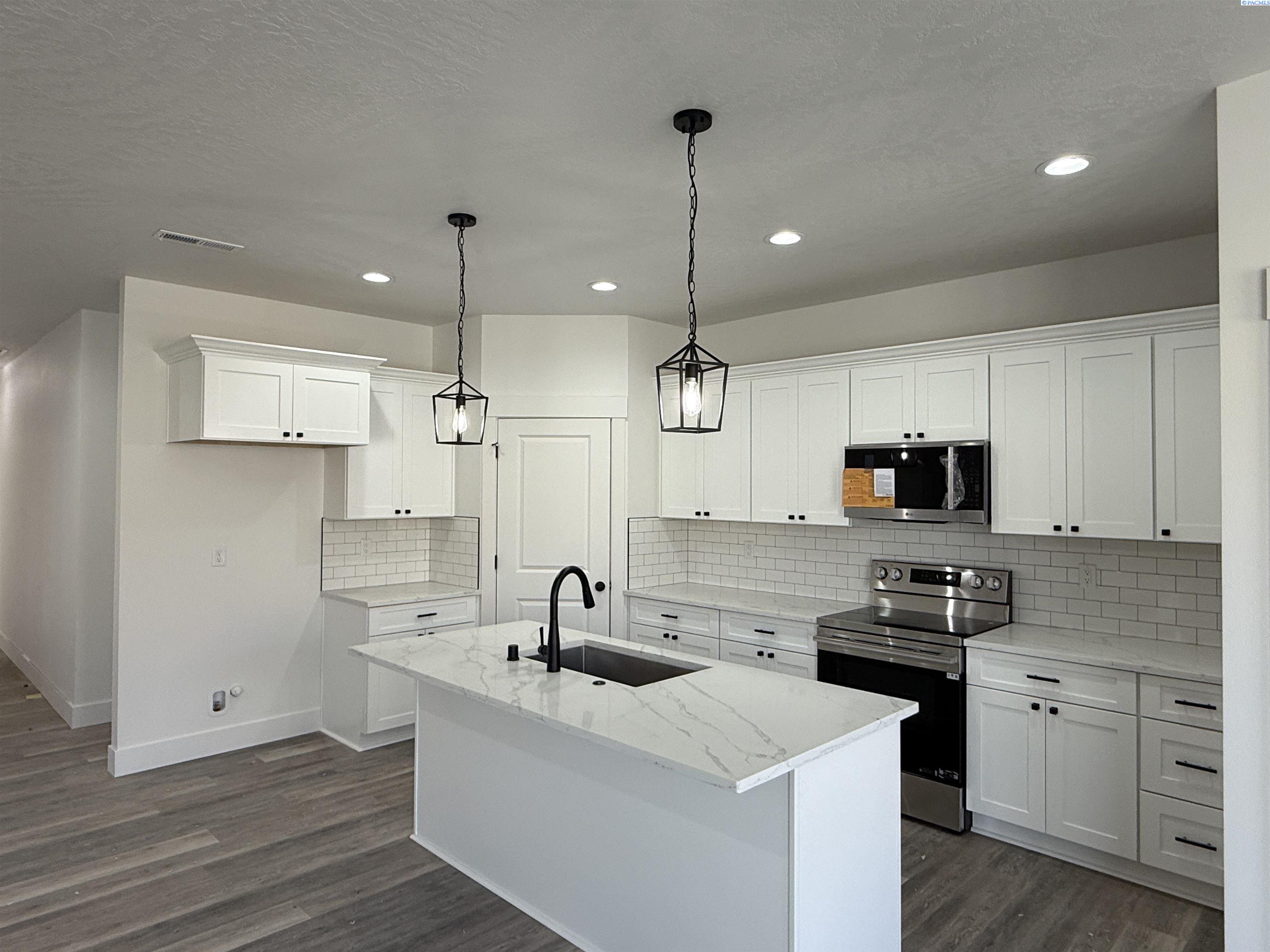 2928 Meadowlark Ave, Richland, WA 99352