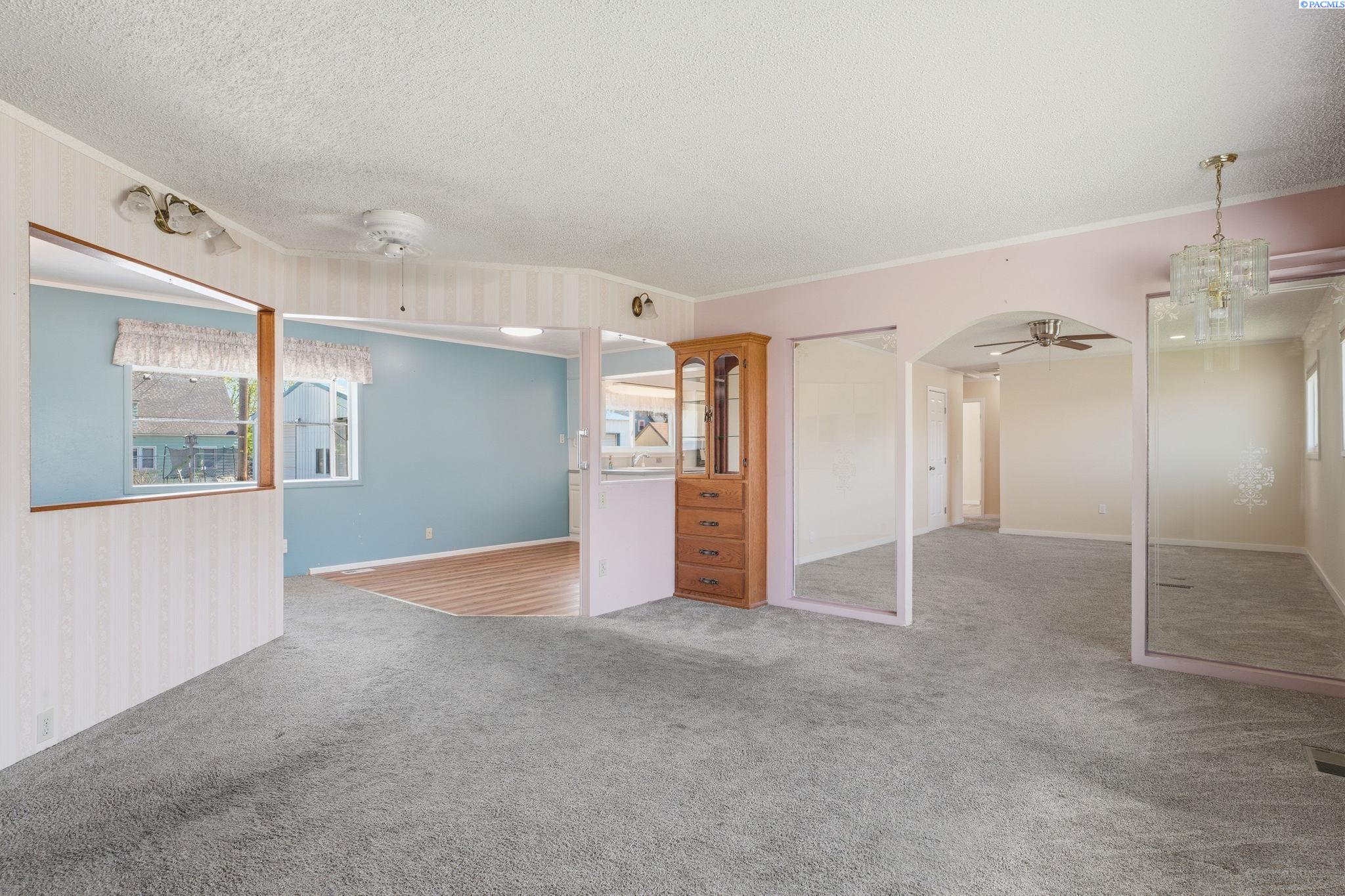 1330 Farrell Ln, Richland, WA 99354