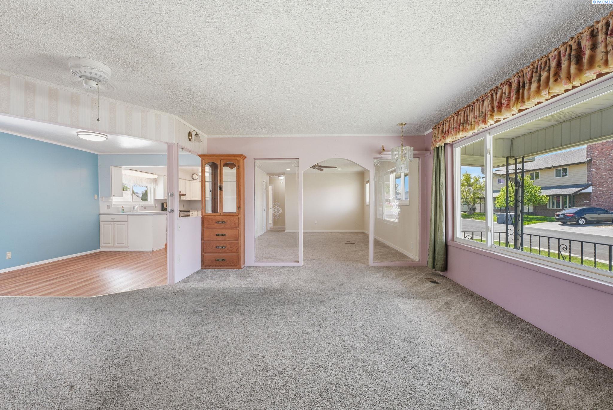 1330 Farrell Ln, Richland, WA 99354