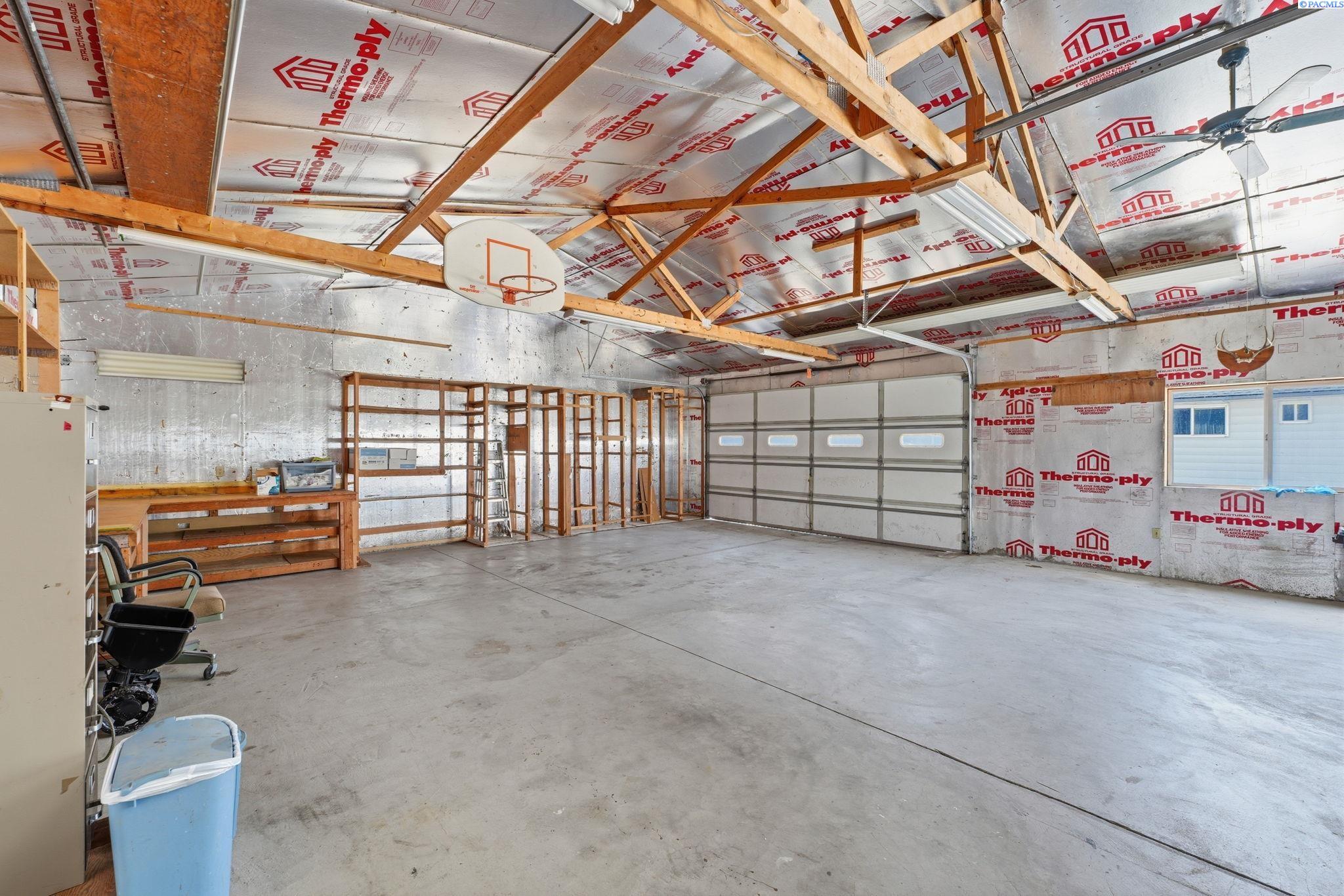 1330 Farrell Ln, Richland, WA 99354