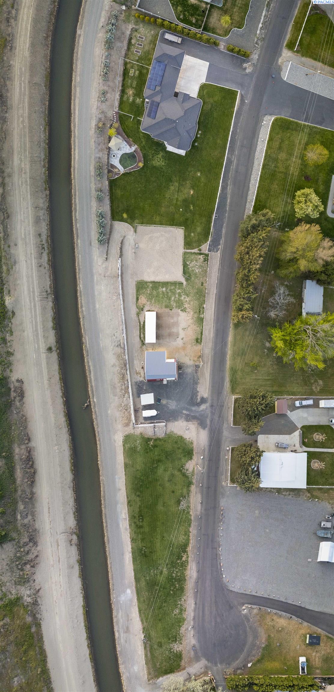 2807 Riverside Dr, West Richland, WA 99353