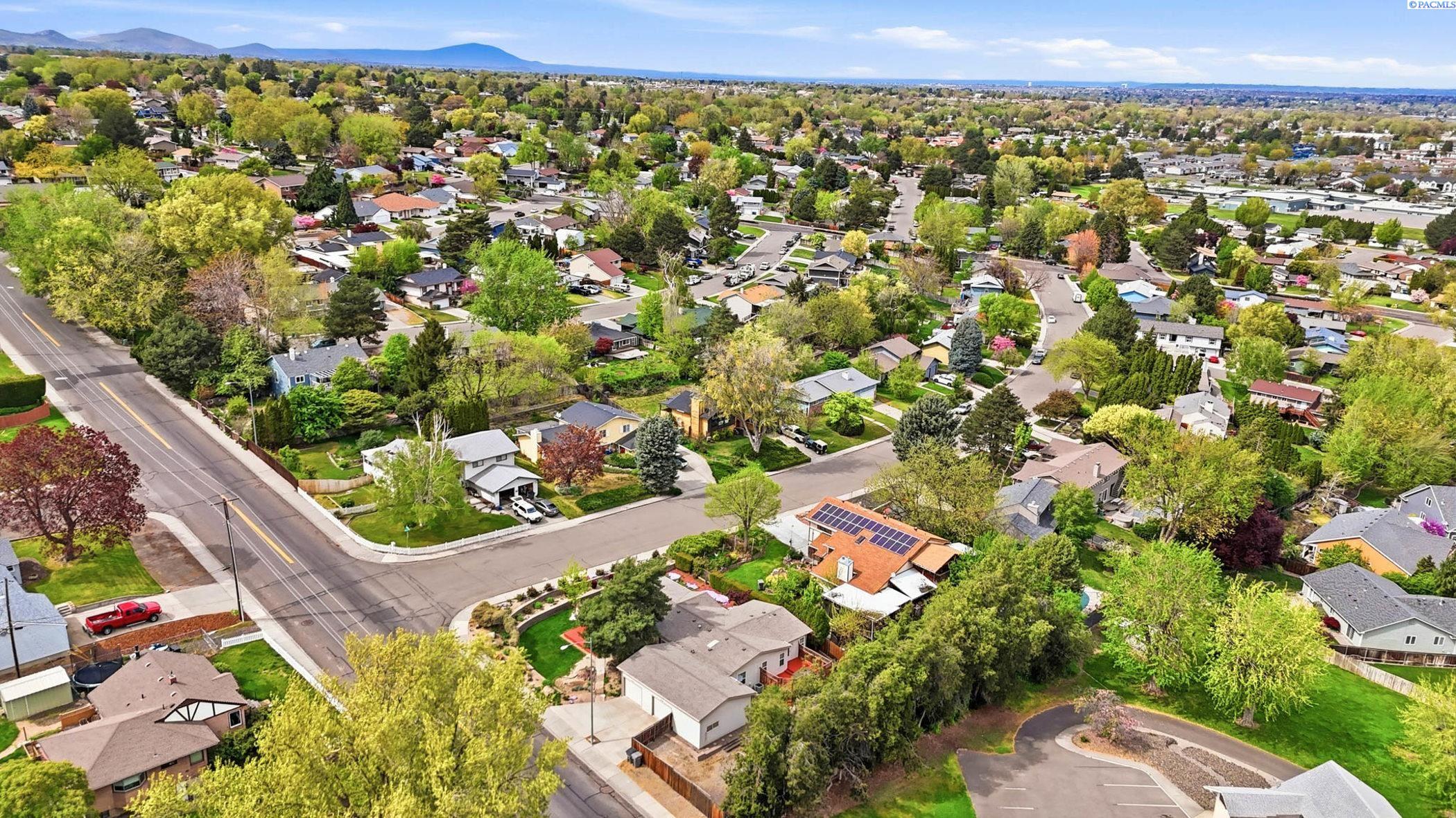 1817 Ione St, Kennewick, WA 99337-4120