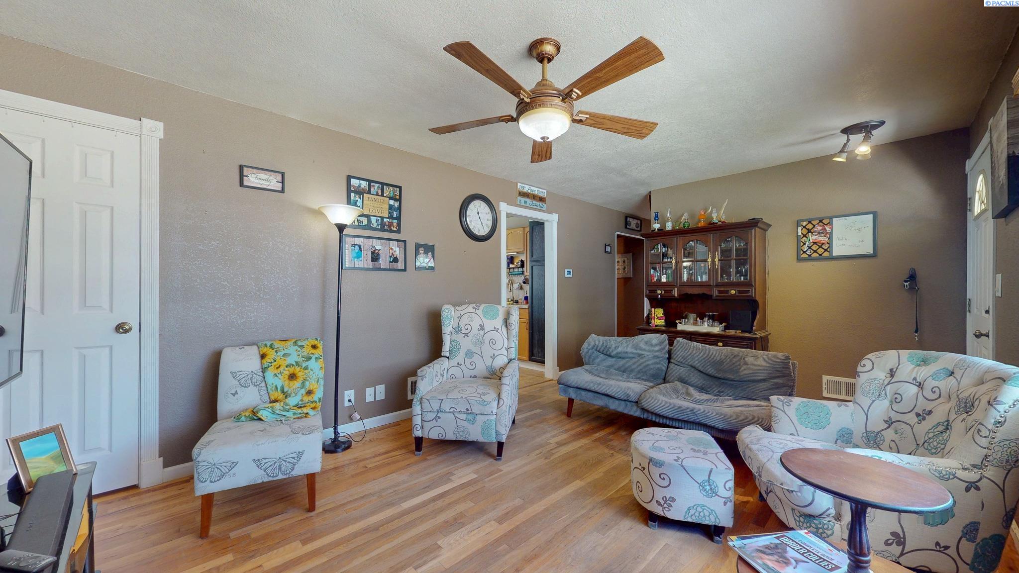 1912 Lassen Ave, Richland, WA 99354