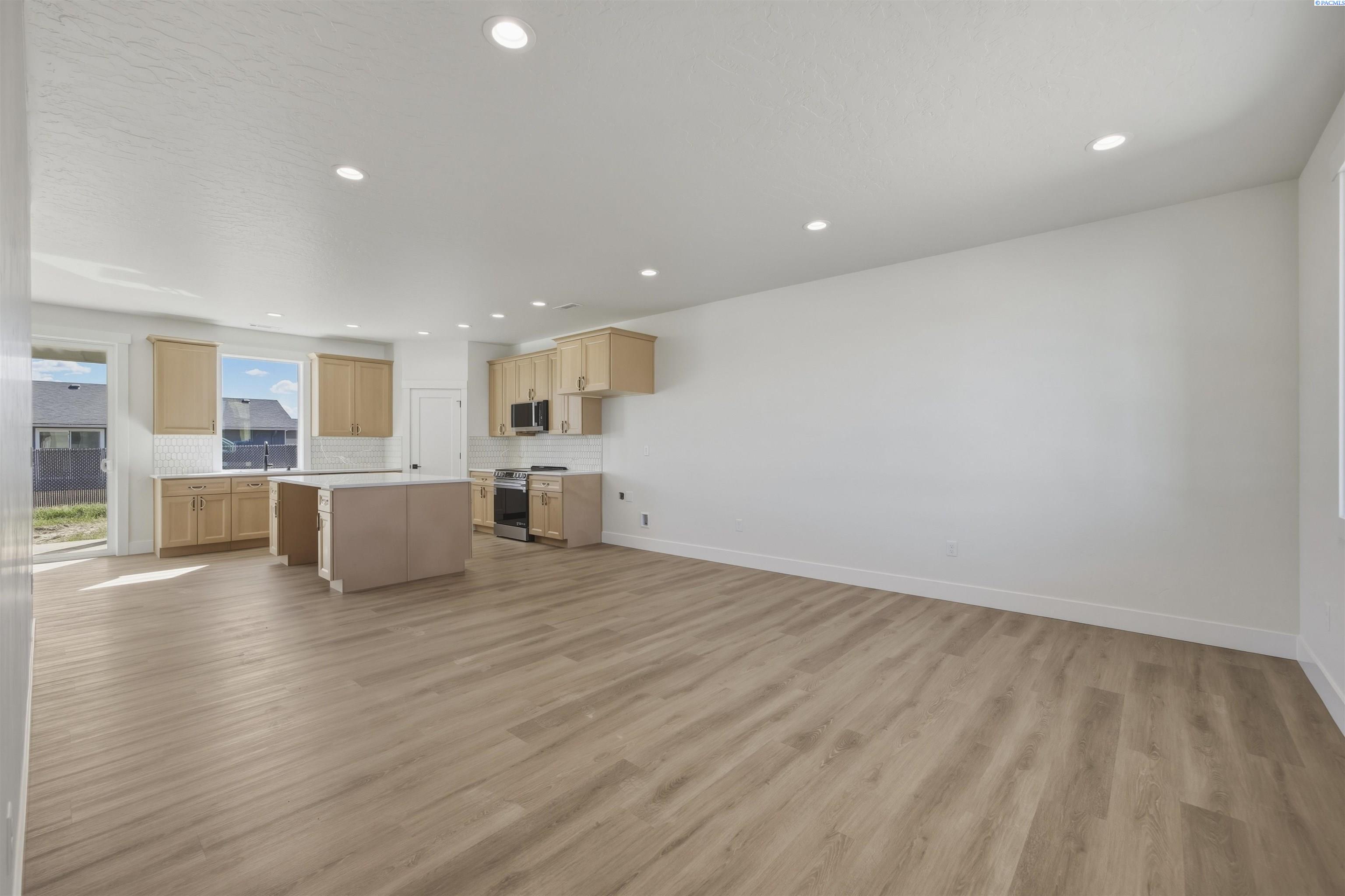 308 Victoria St, Sunnyside, WA 98944