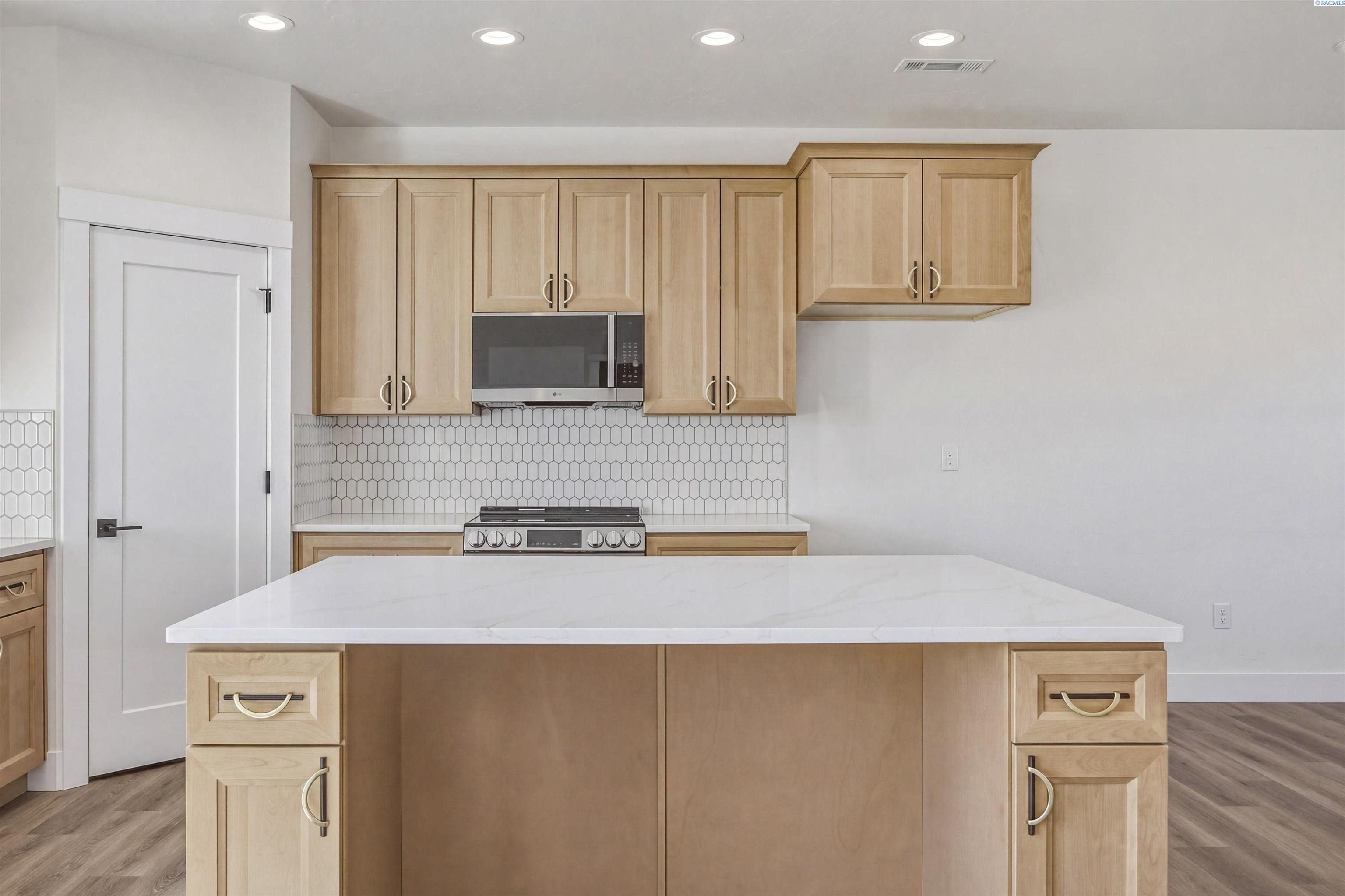 308 Victoria St, Sunnyside, WA 98944