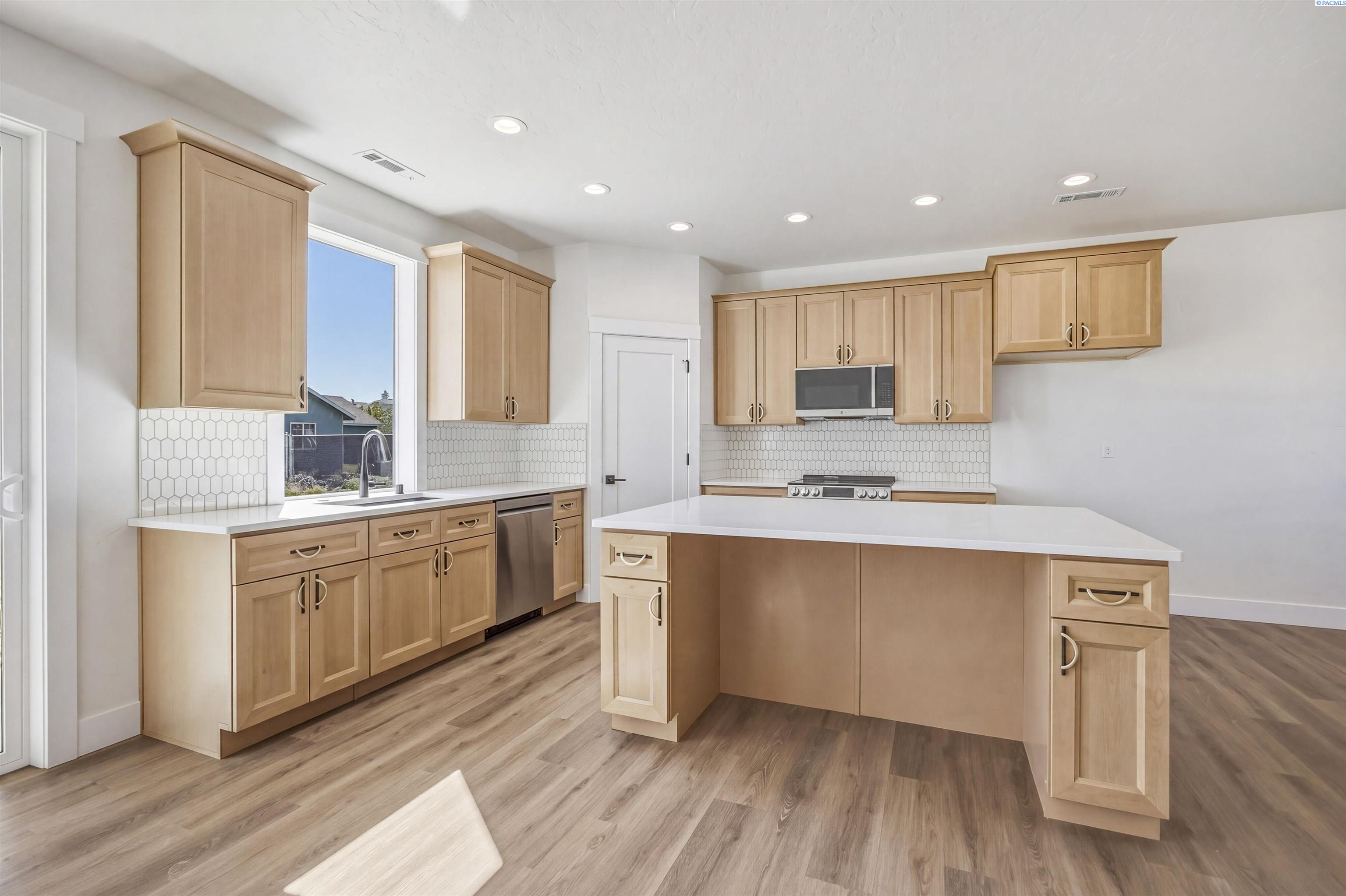 308 Victoria St, Sunnyside, WA 98944