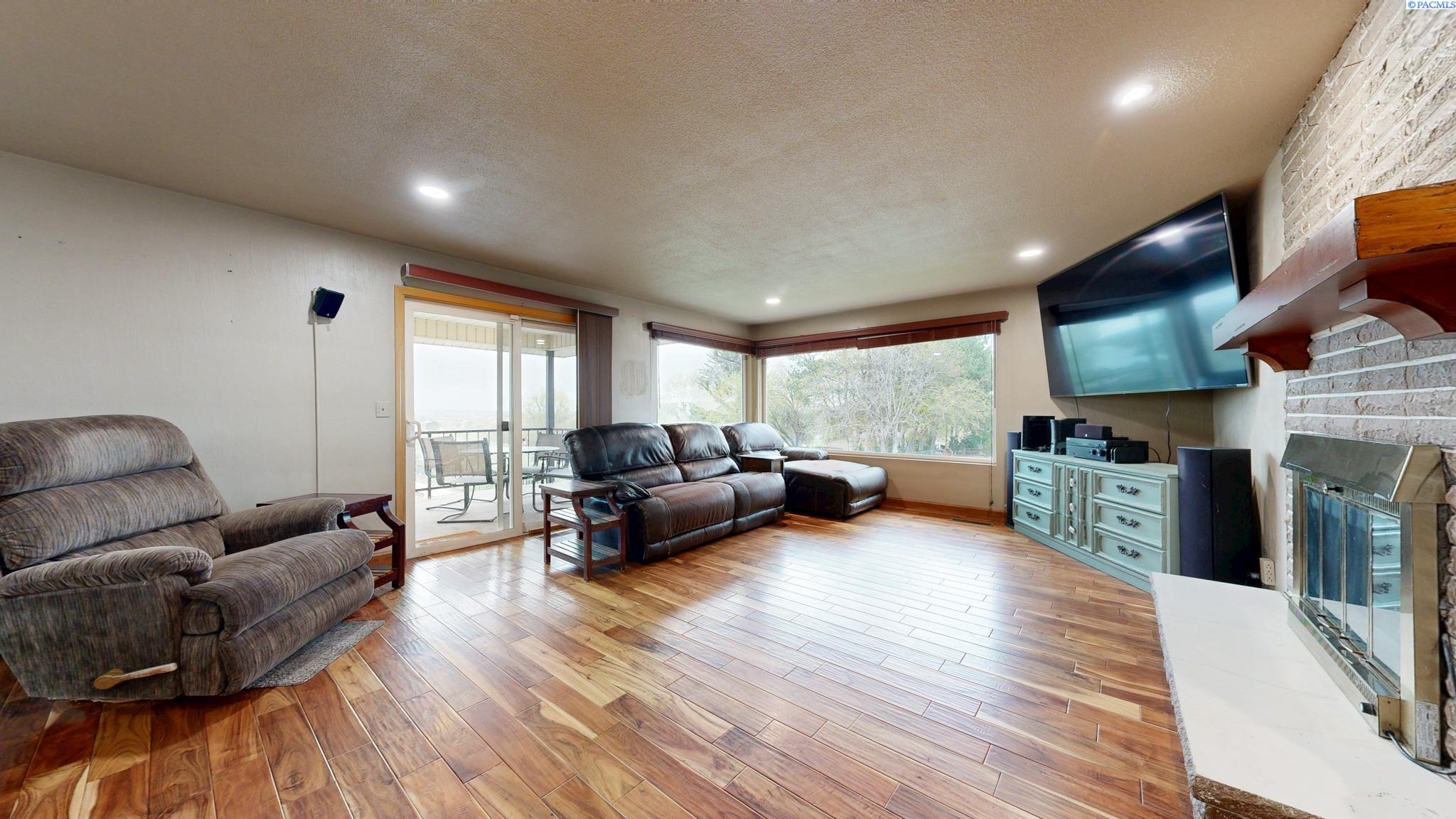 3628 Date St, Kennewick, WA 99337