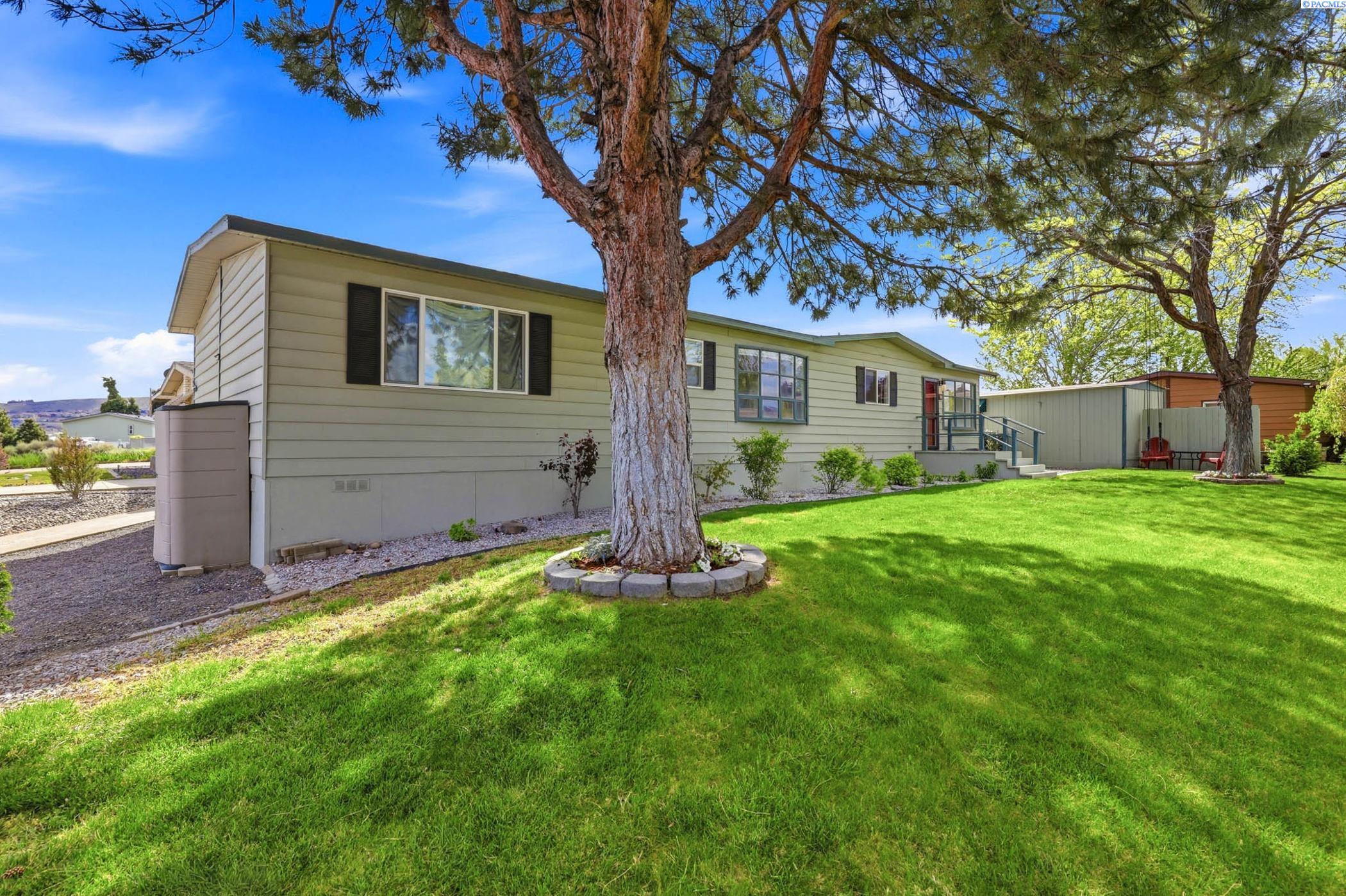 240 Skyline Dr, Richland, WA 99352