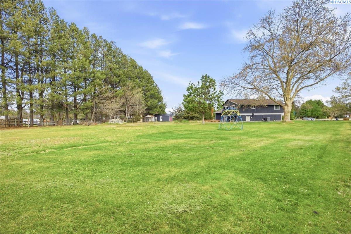 44002 Abilene Ct, West Richland, WA 99353