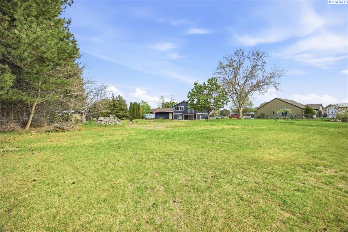 44002 Abilene Ct, West Richland, WA 99353