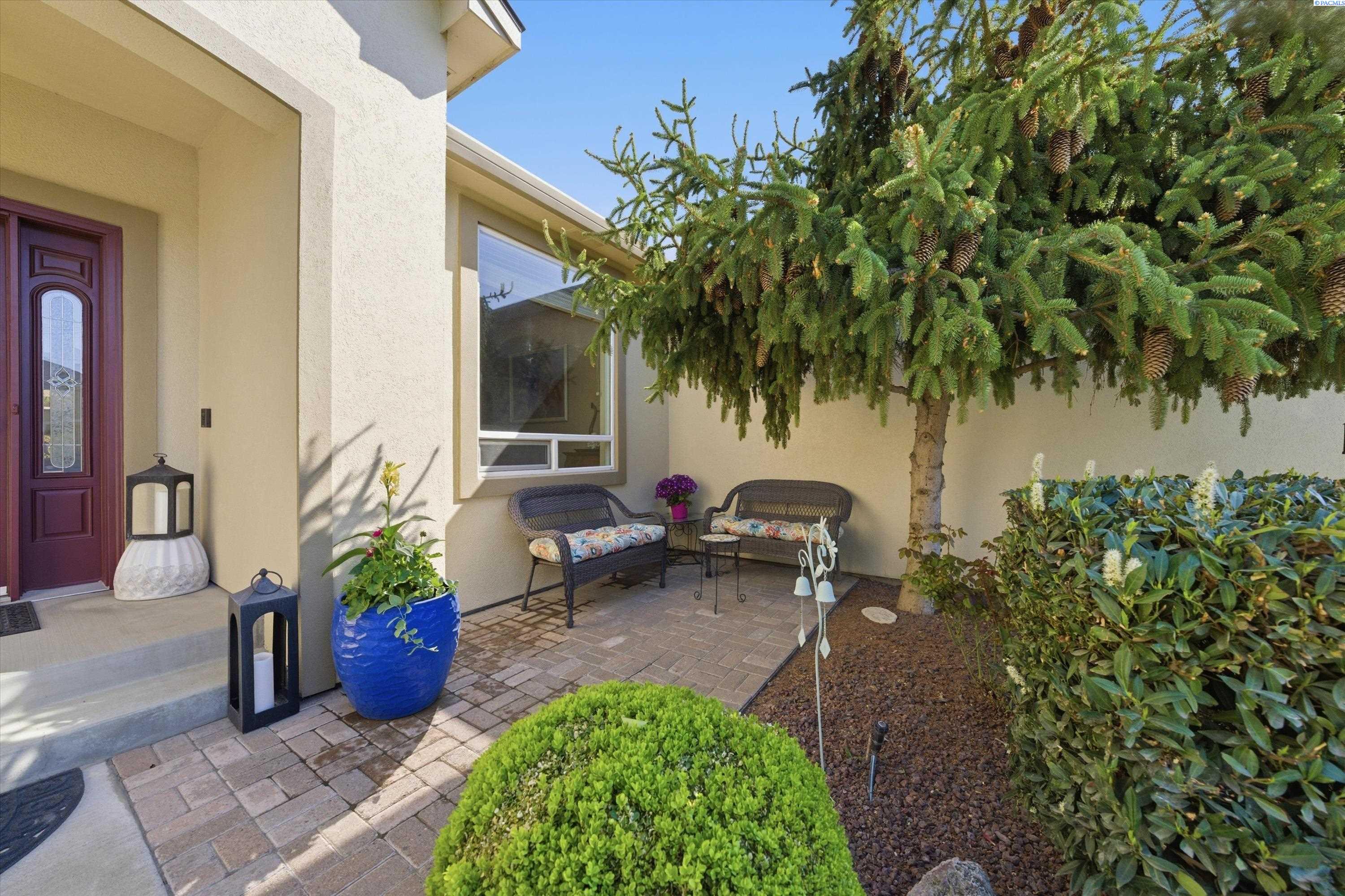 466 Golden Dr, Richland, WA 99352