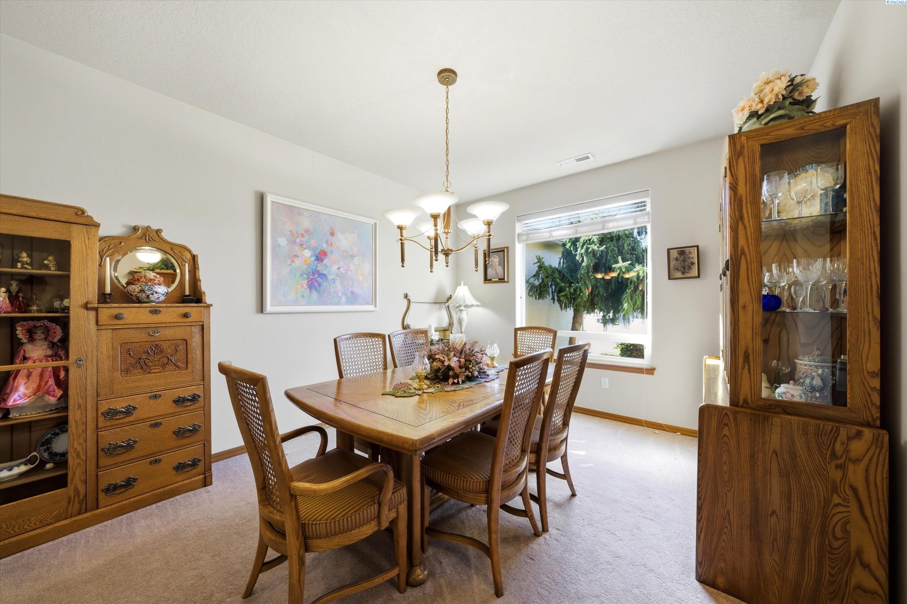 466 Golden Dr, Richland, WA 99352