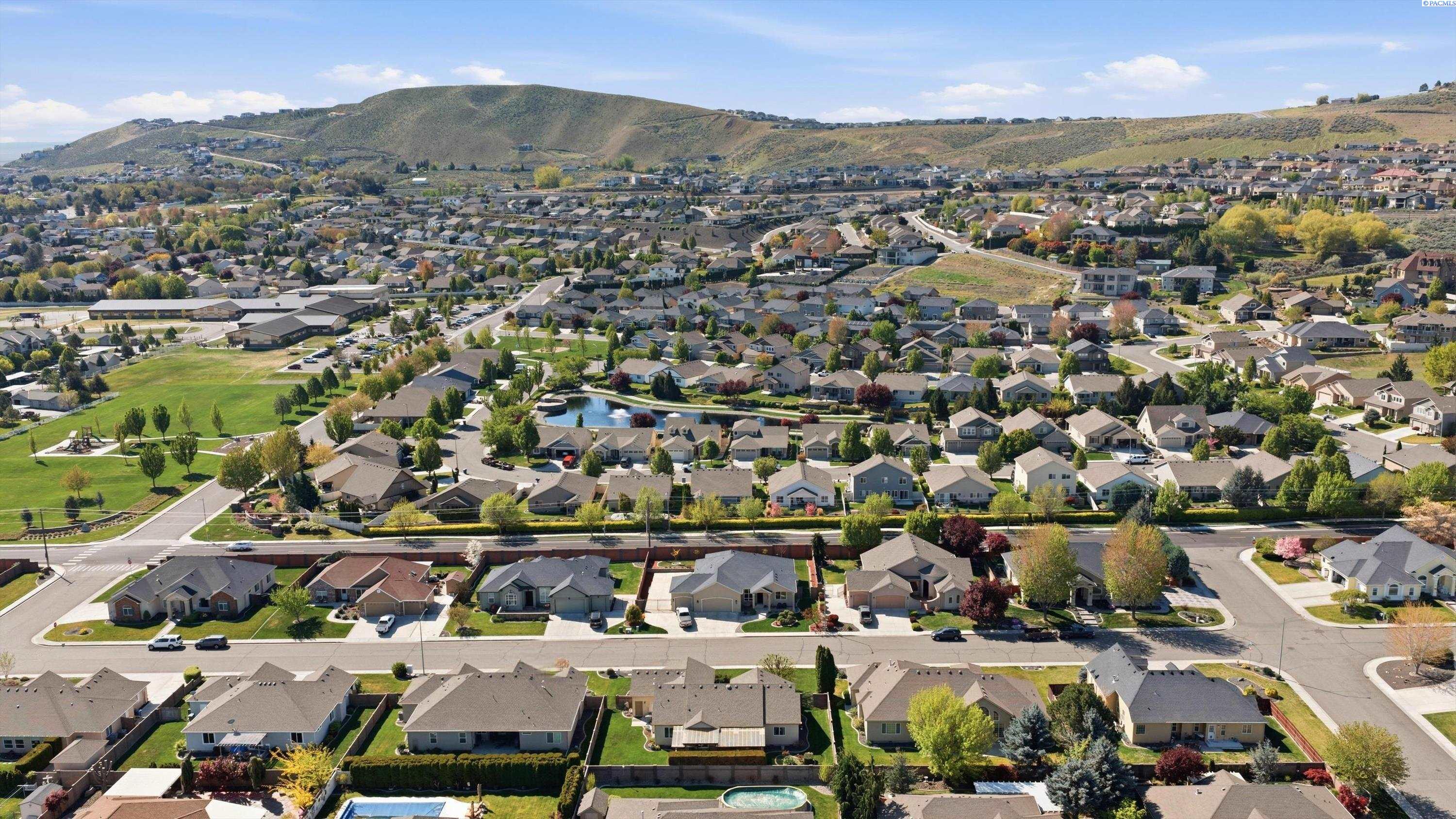 466 Golden Dr, Richland, WA 99352