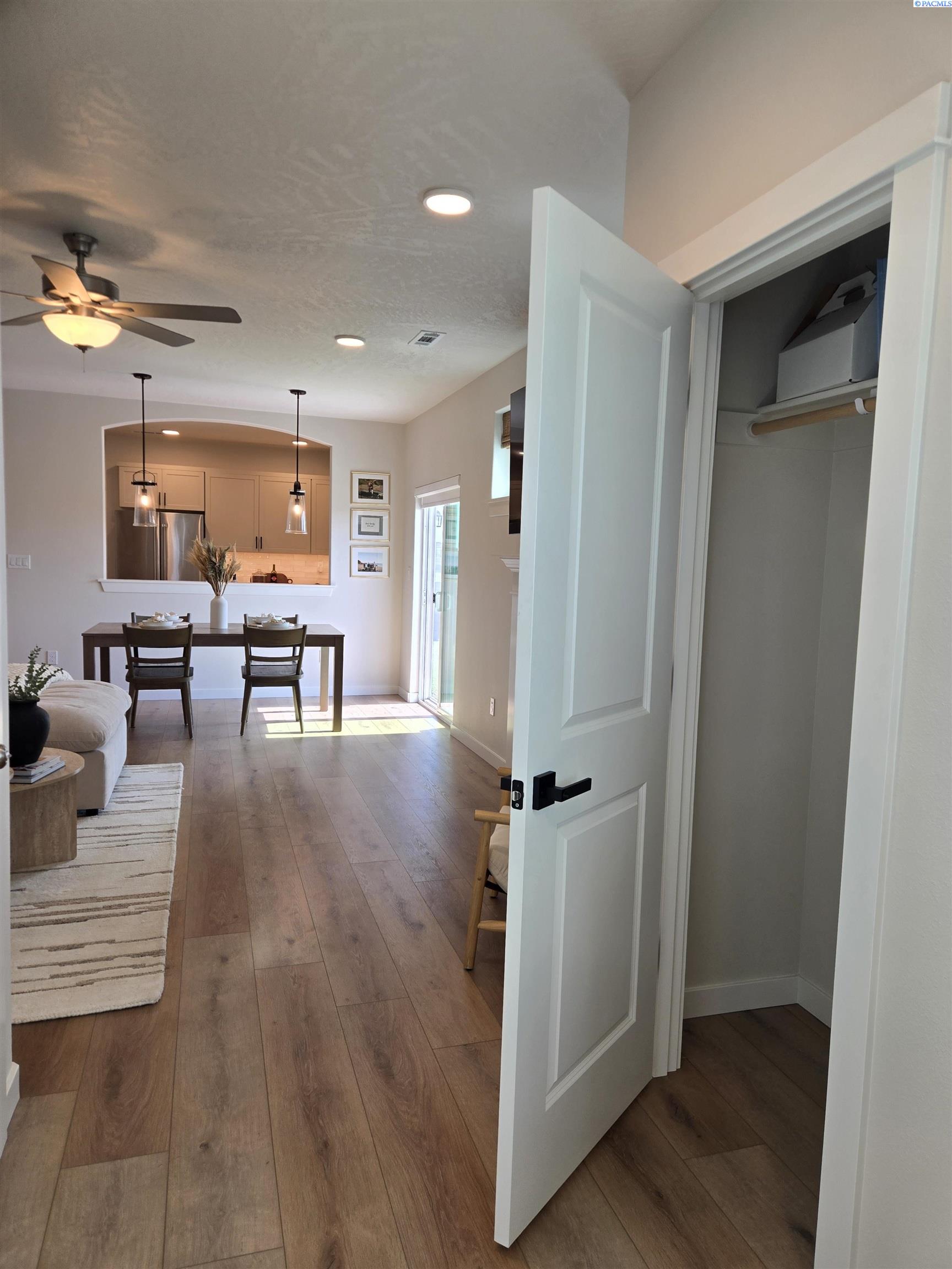 2196 Fire Time Loop, Richland, WA 99352