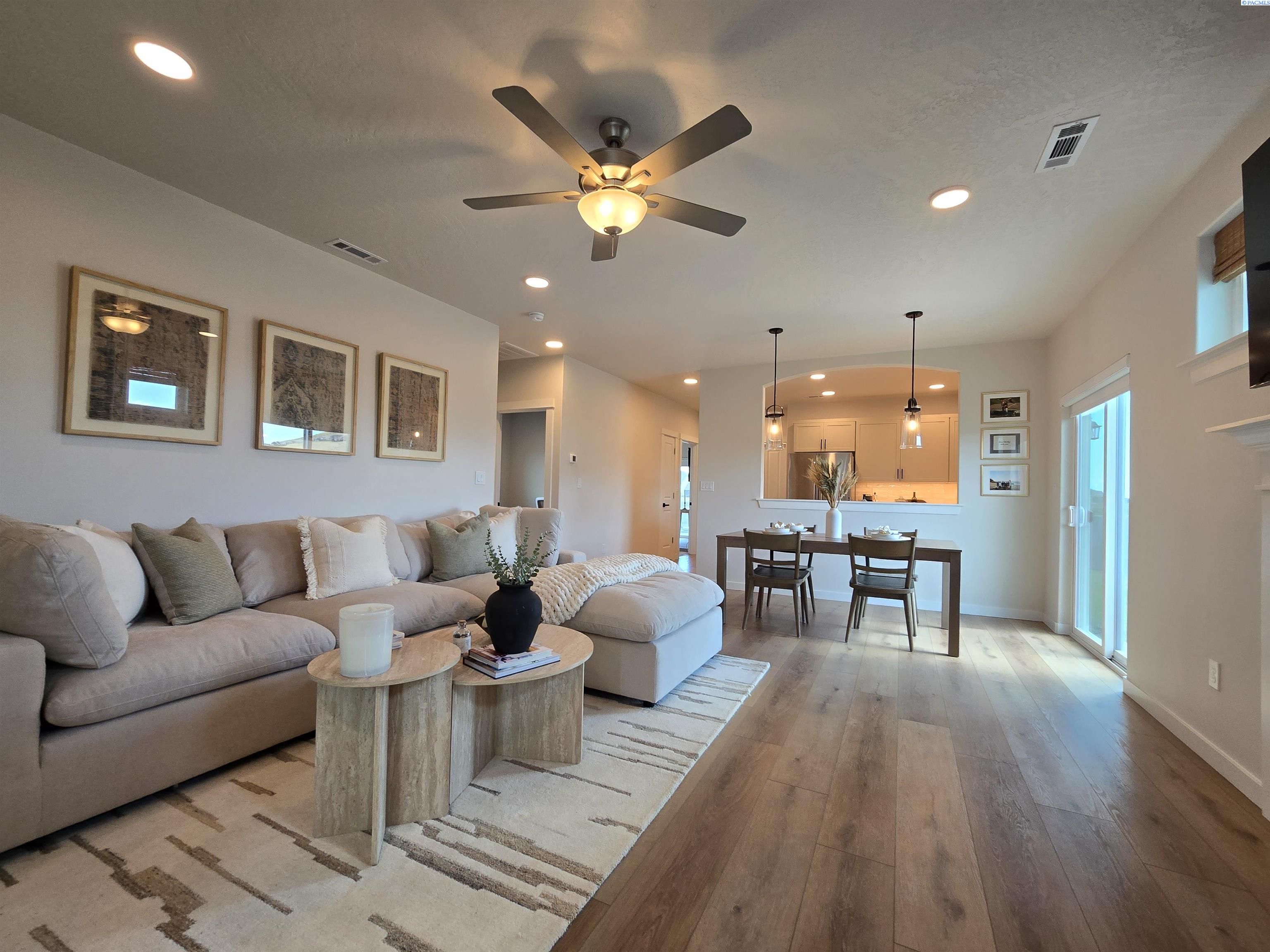 2196 Fire Time Loop, Richland, WA 99352