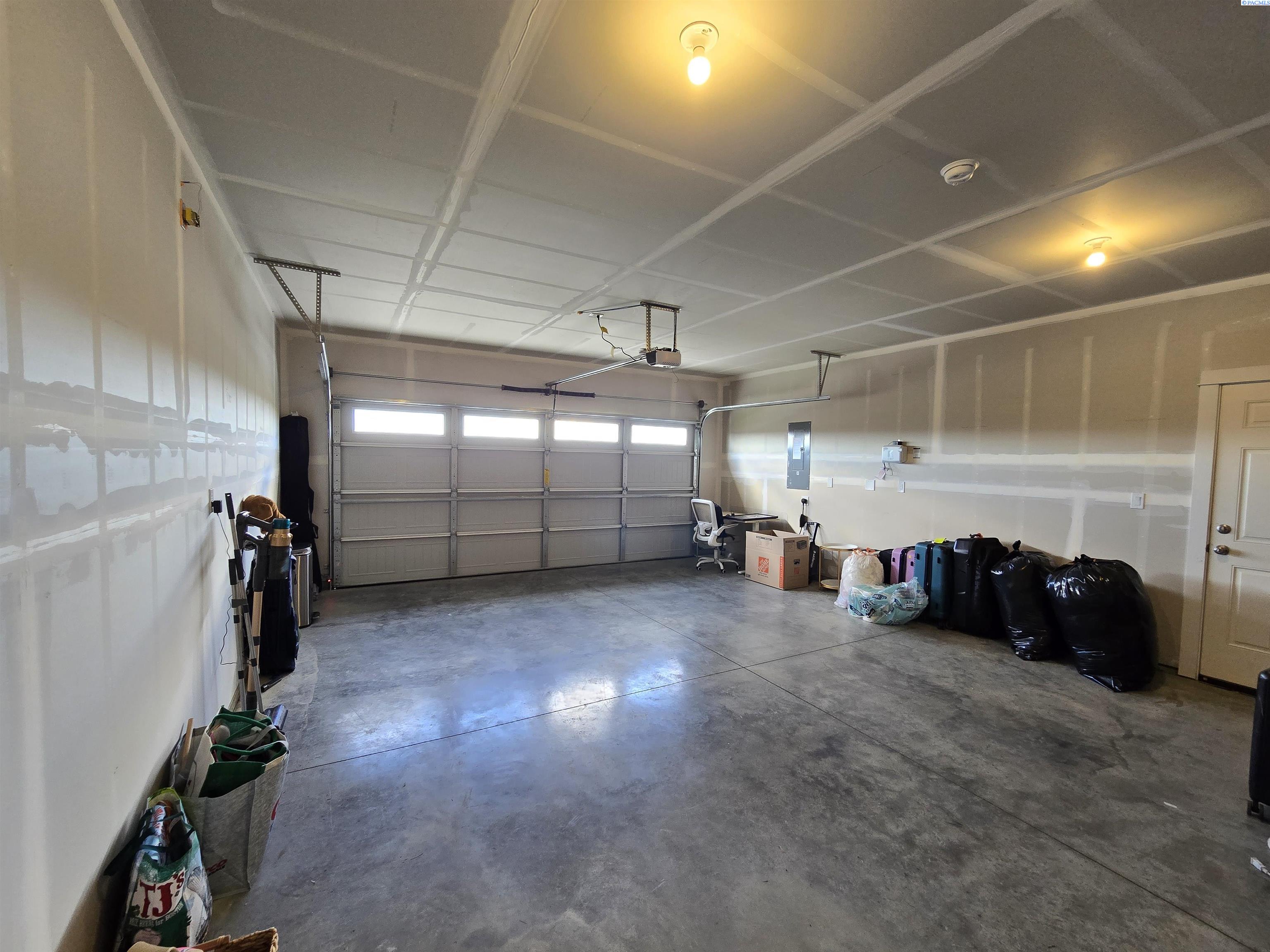 2196 Fire Time Loop, Richland, WA 99352