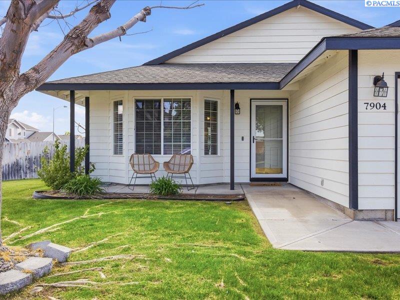 7904 Redonda Dr, Pasco, WA 99301
