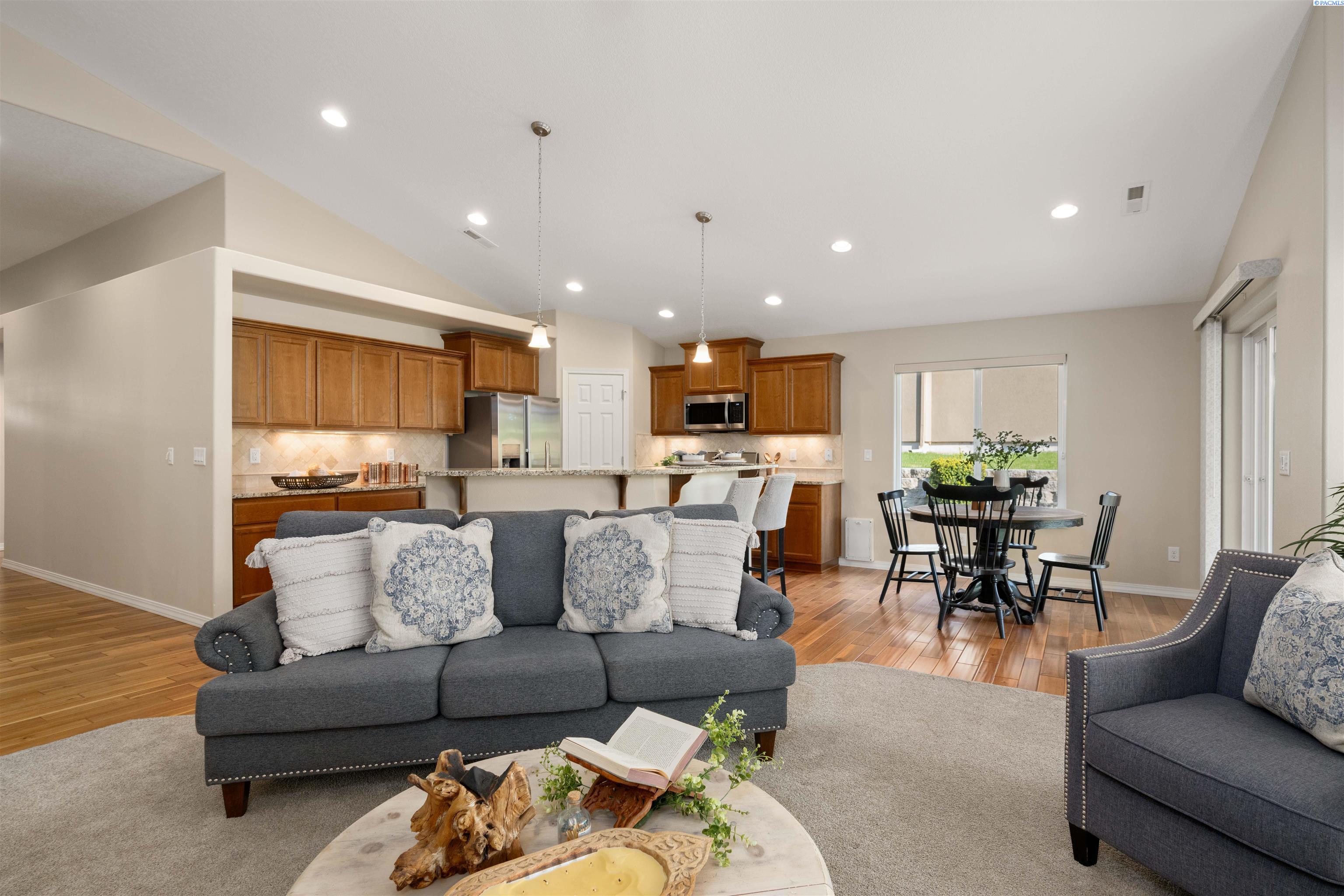 3407 38th , Kennewick, WA 99337