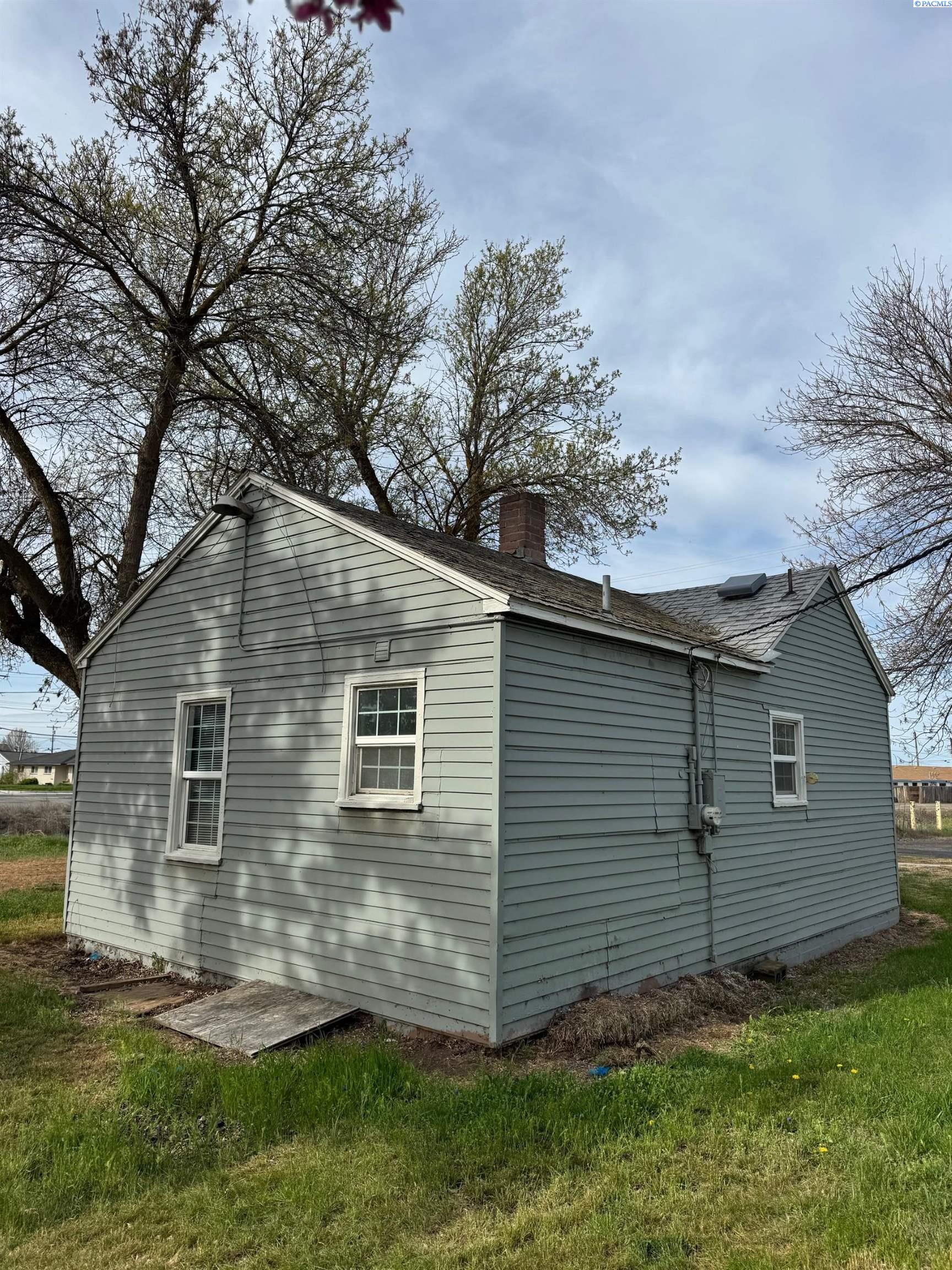 258 Burke Ave, Connell, WA 99326