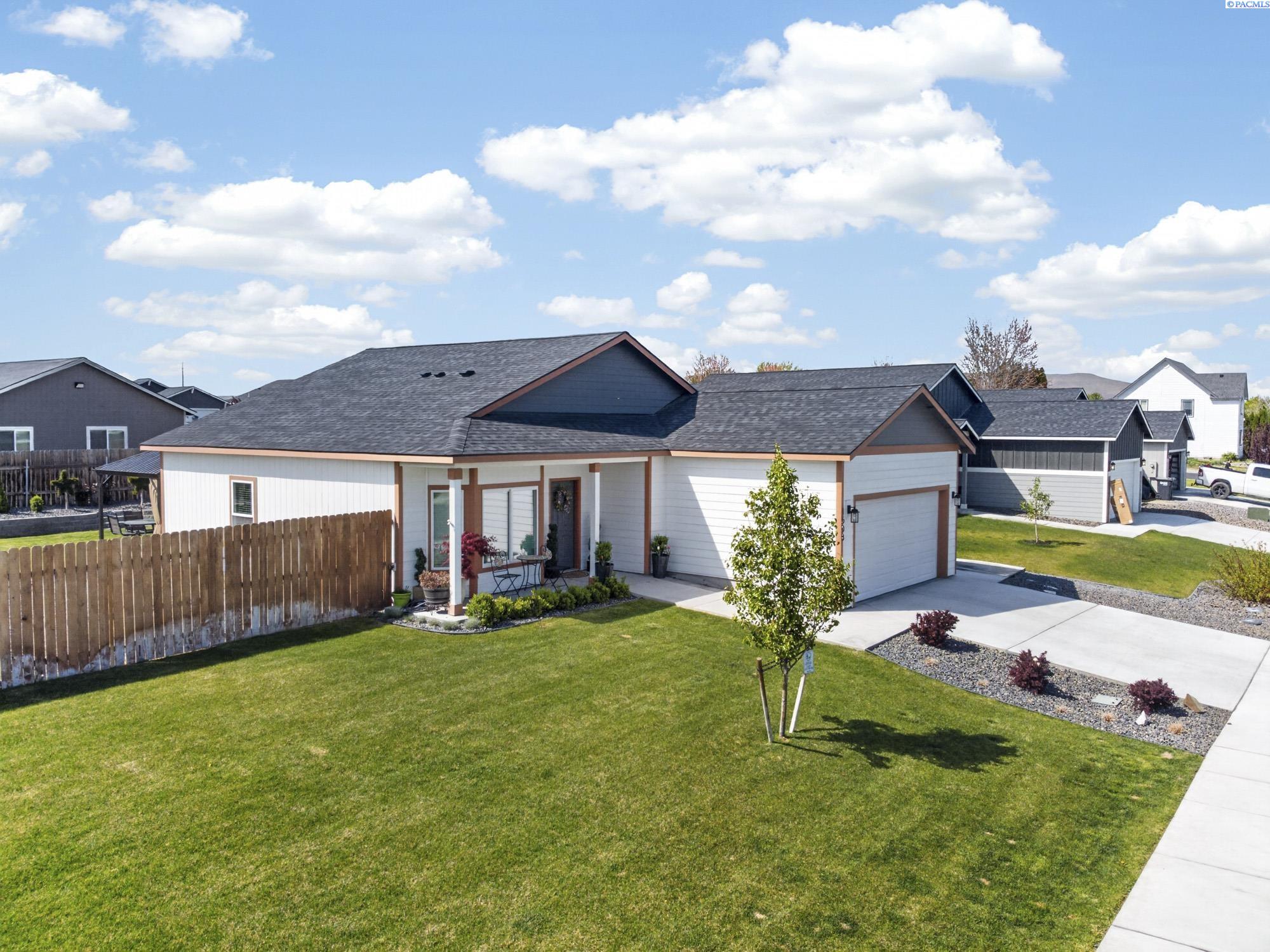 1508 12th St, Benton City, WA 99320