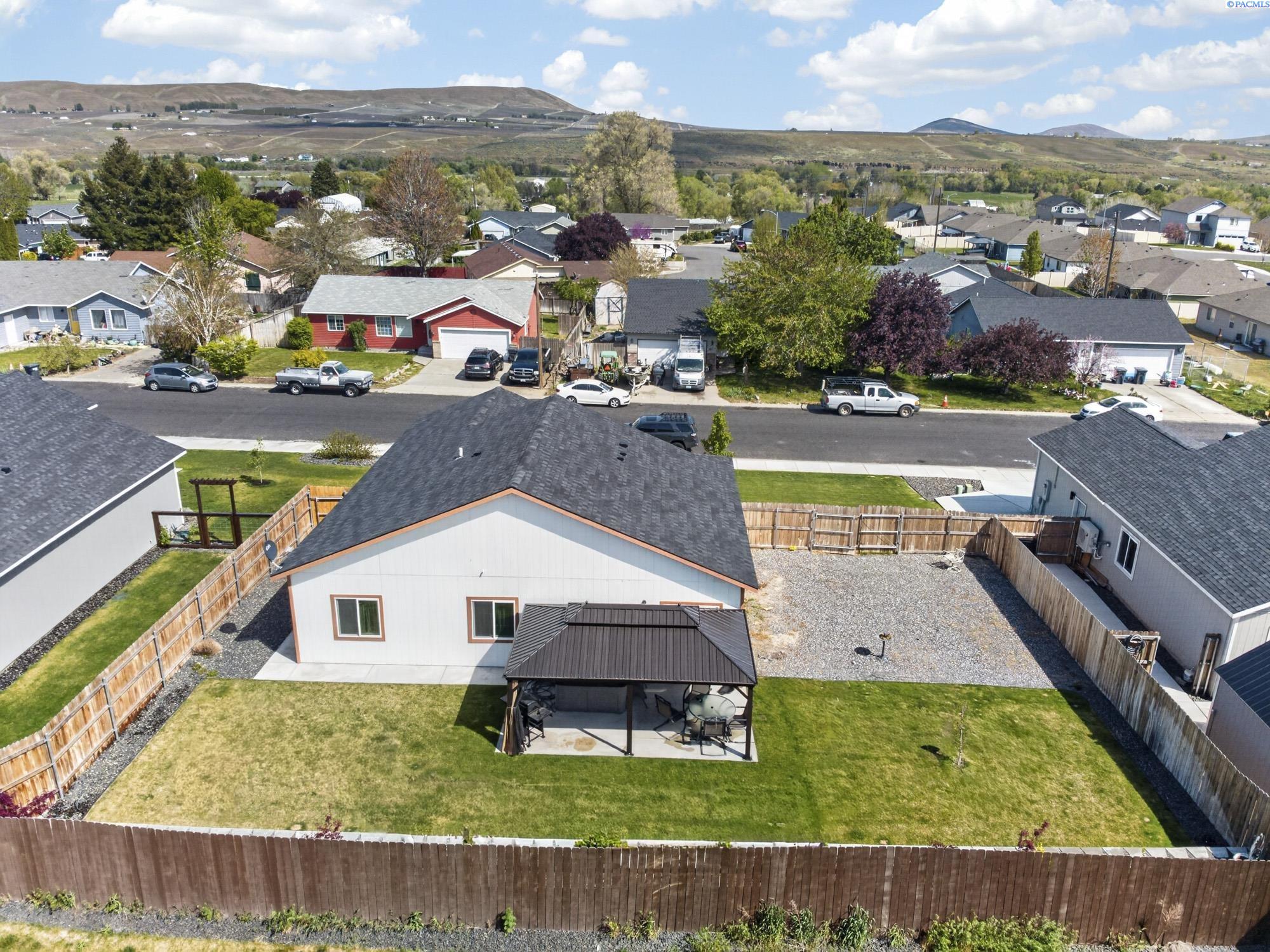 1508 12th St, Benton City, WA 99320