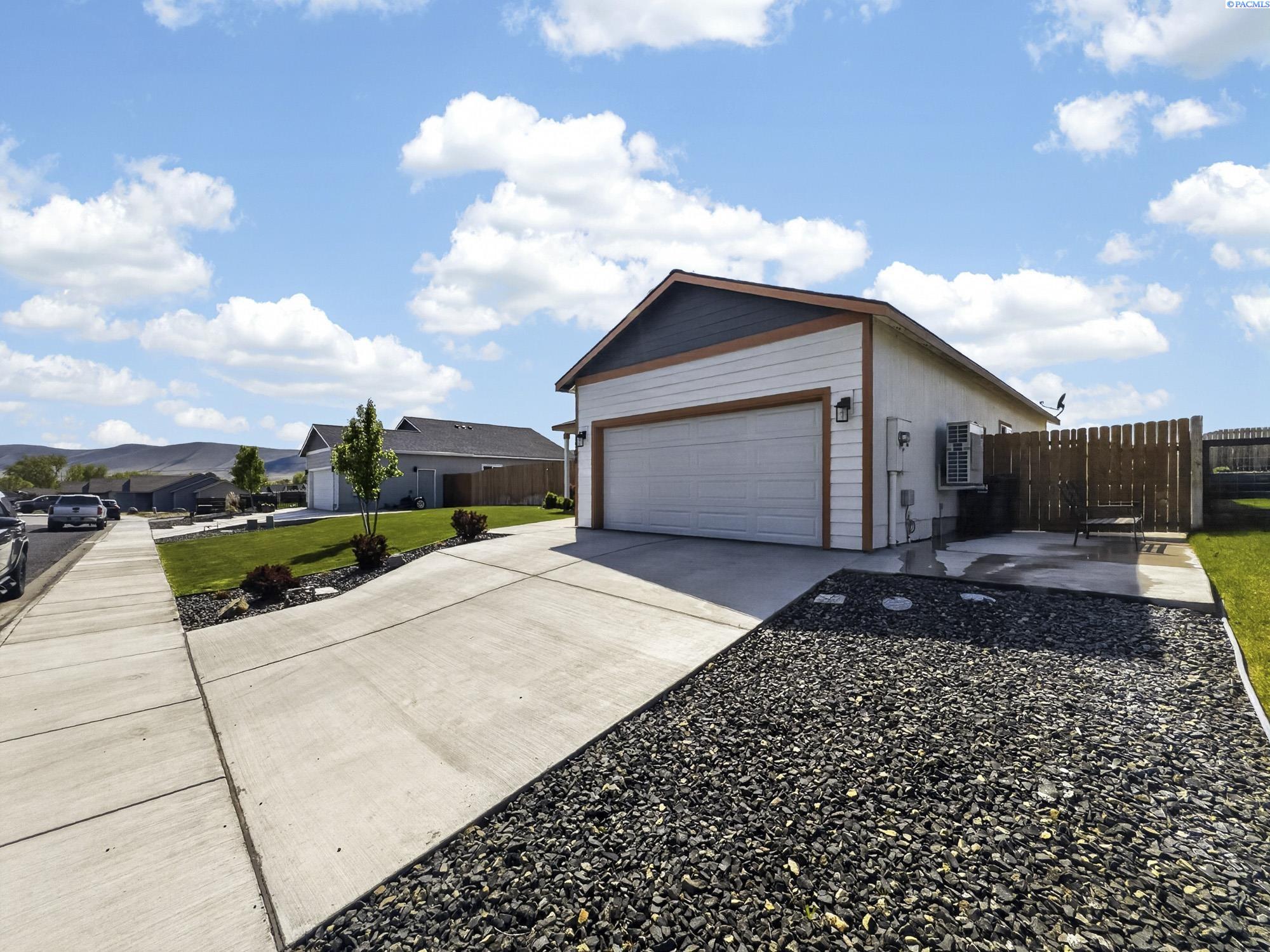 1508 12th St, Benton City, WA 99320