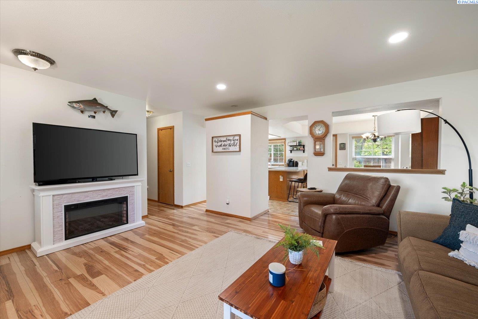 1713 8th Pl, Kennewick, WA 99336