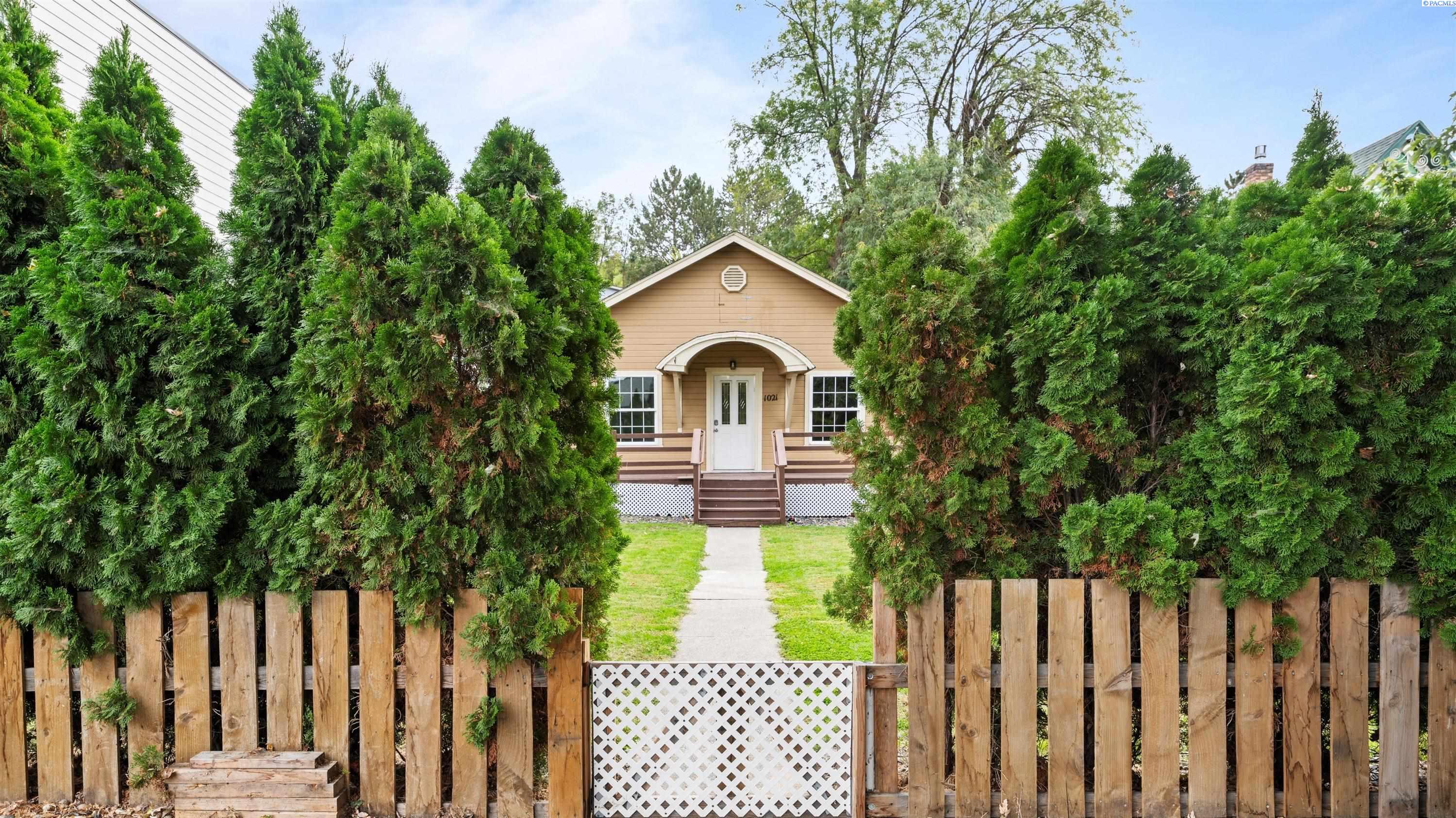 1021 Park Ave, Prosser, WA 99350