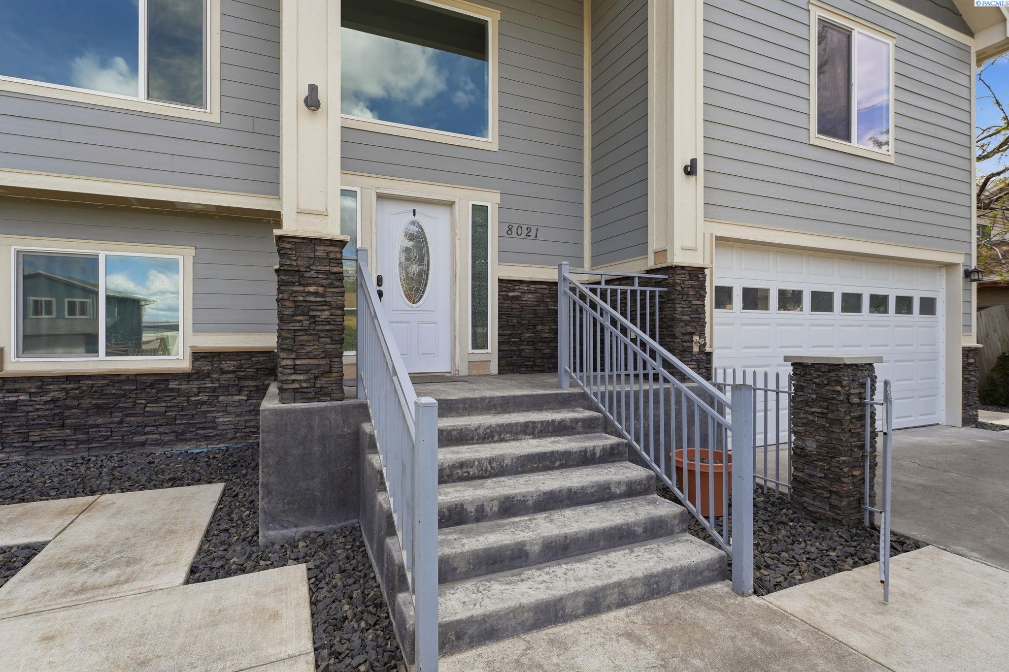 8021 W Hood Ave, Kennewick, WA 99336