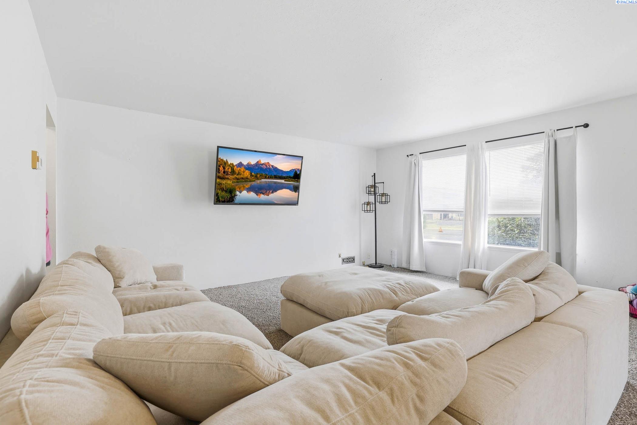 903 Neel St, Kennewick, WA 99336