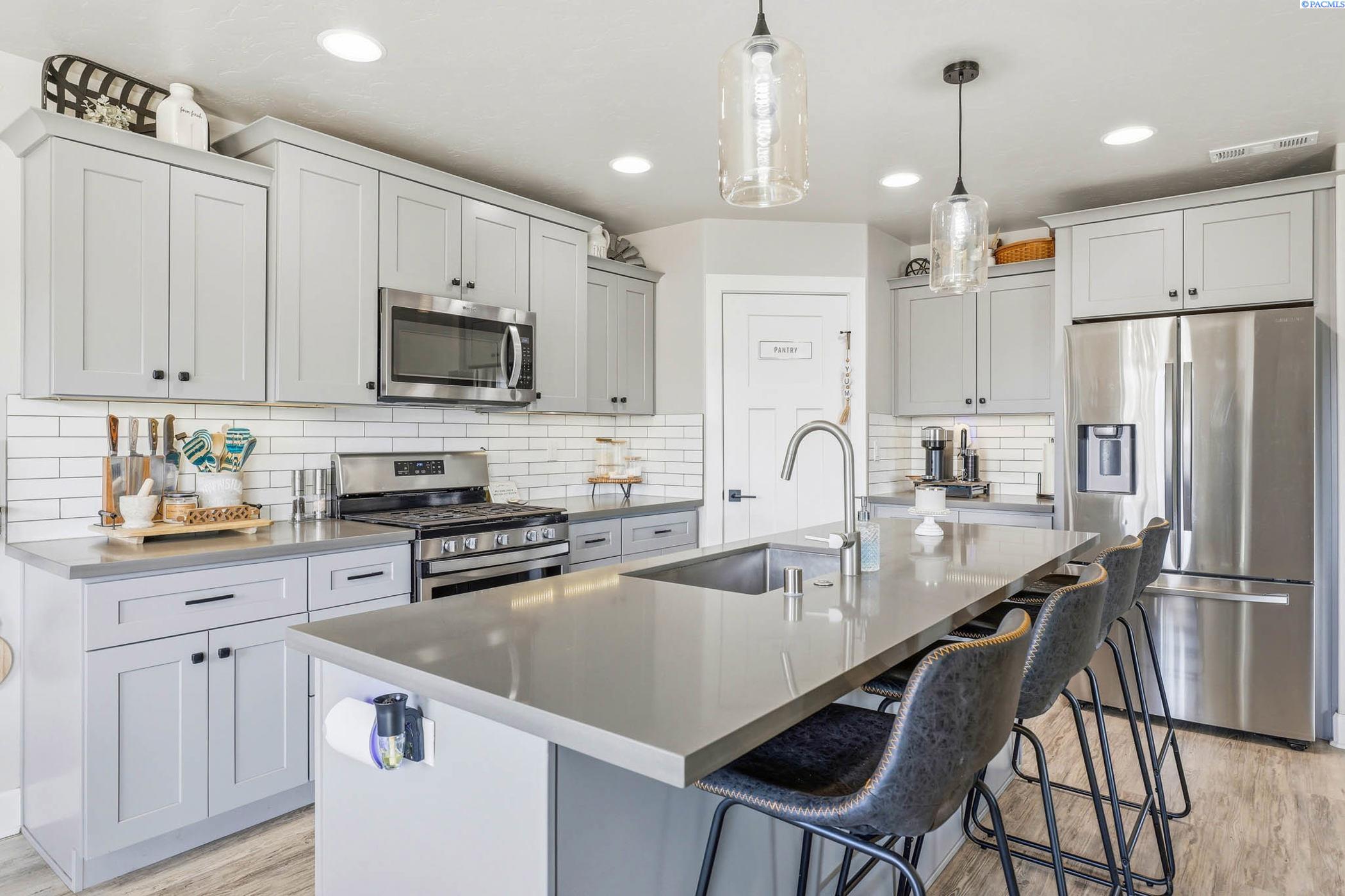 4422 Kitimat Ln, Pasco WA 99301