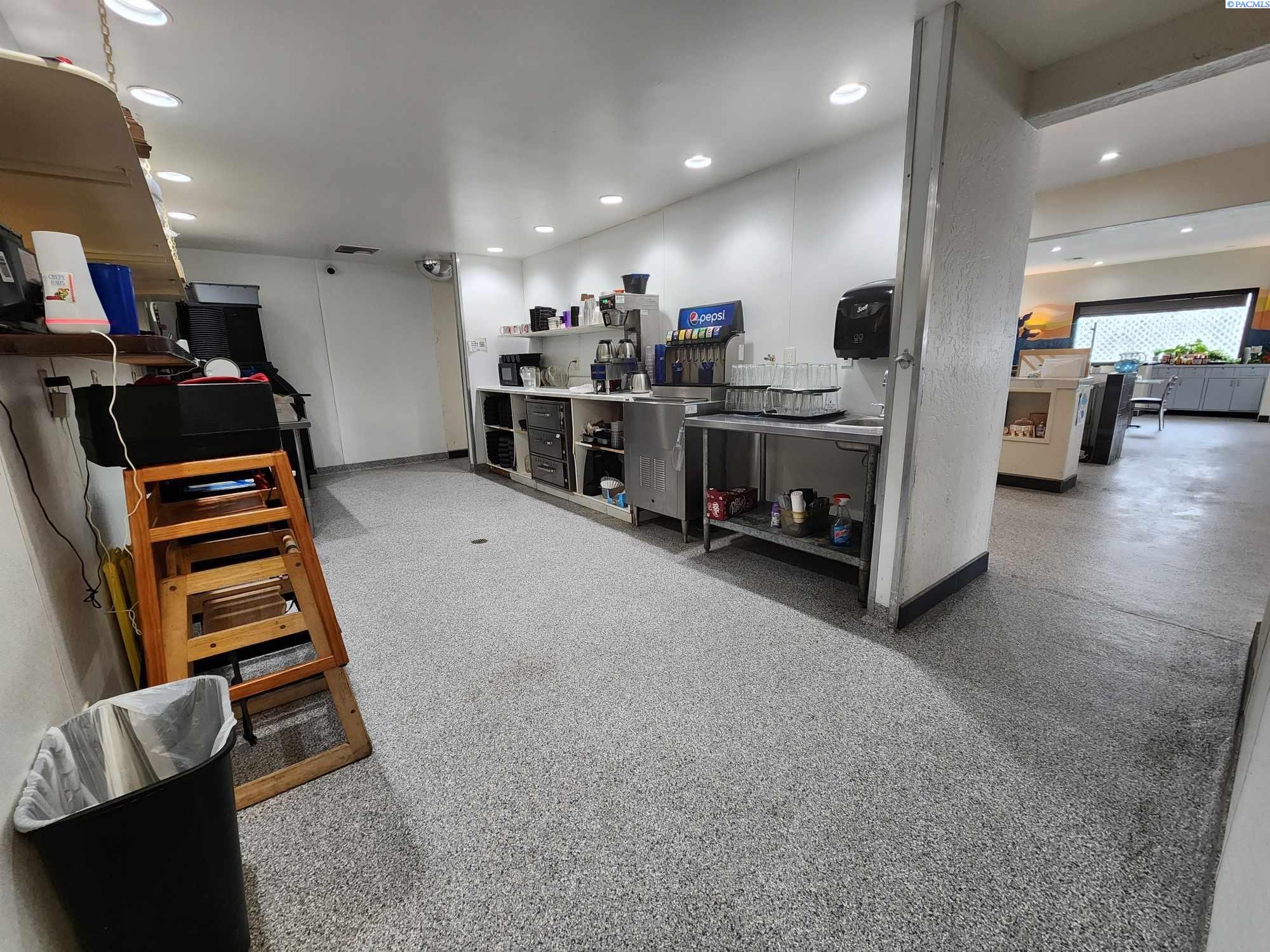 2100 Belfair St, Kennewick, WA 99336