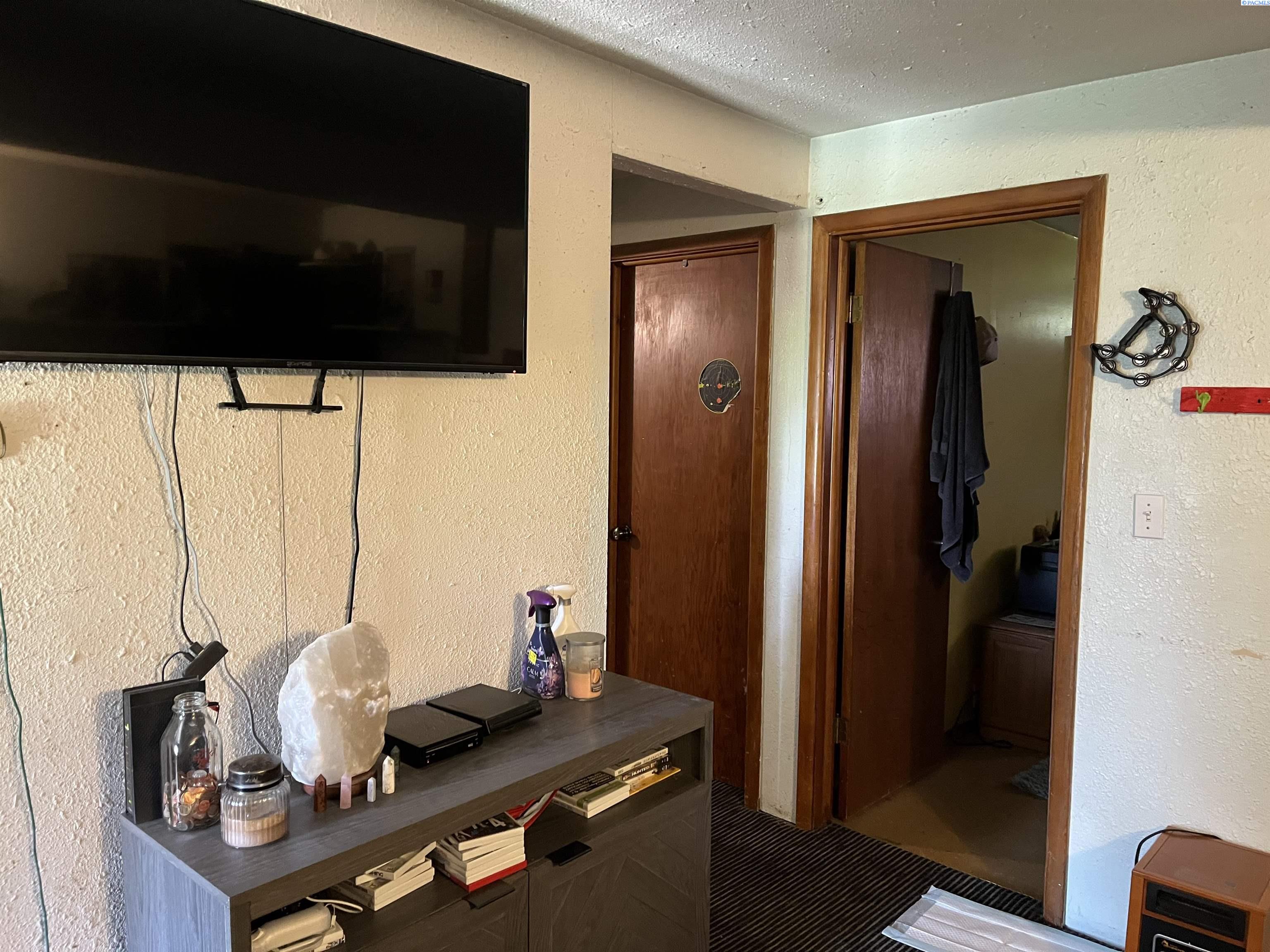 120 Violet Ave, Kahlotus, WA 99335