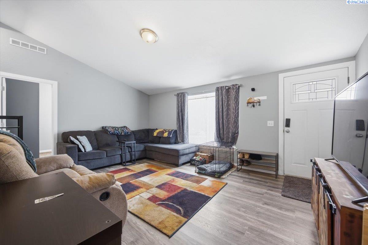 410 Aspen Ct, Benton City, WA 99320