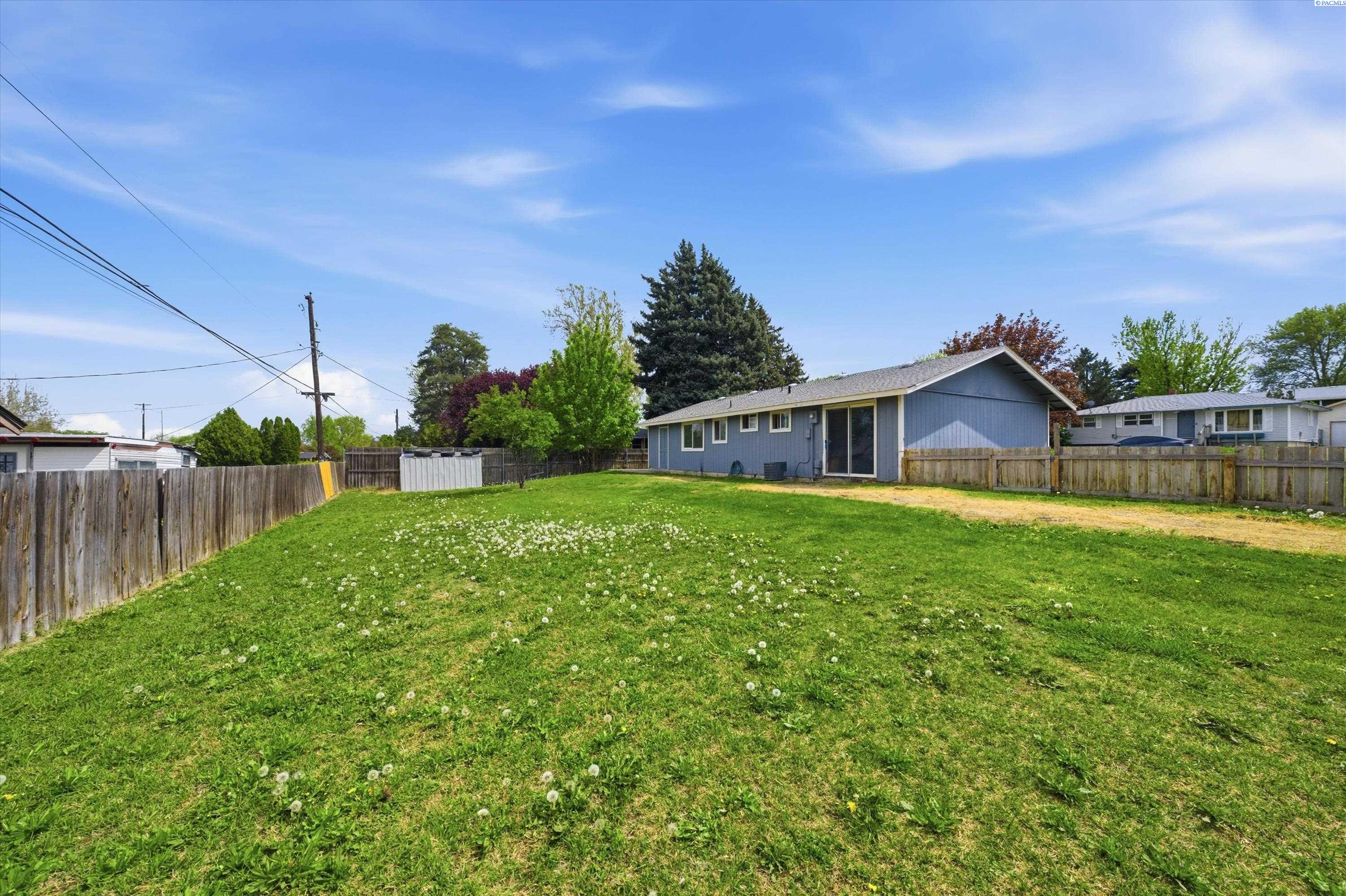 1720 11th Ave, Kennewick, WA 99337