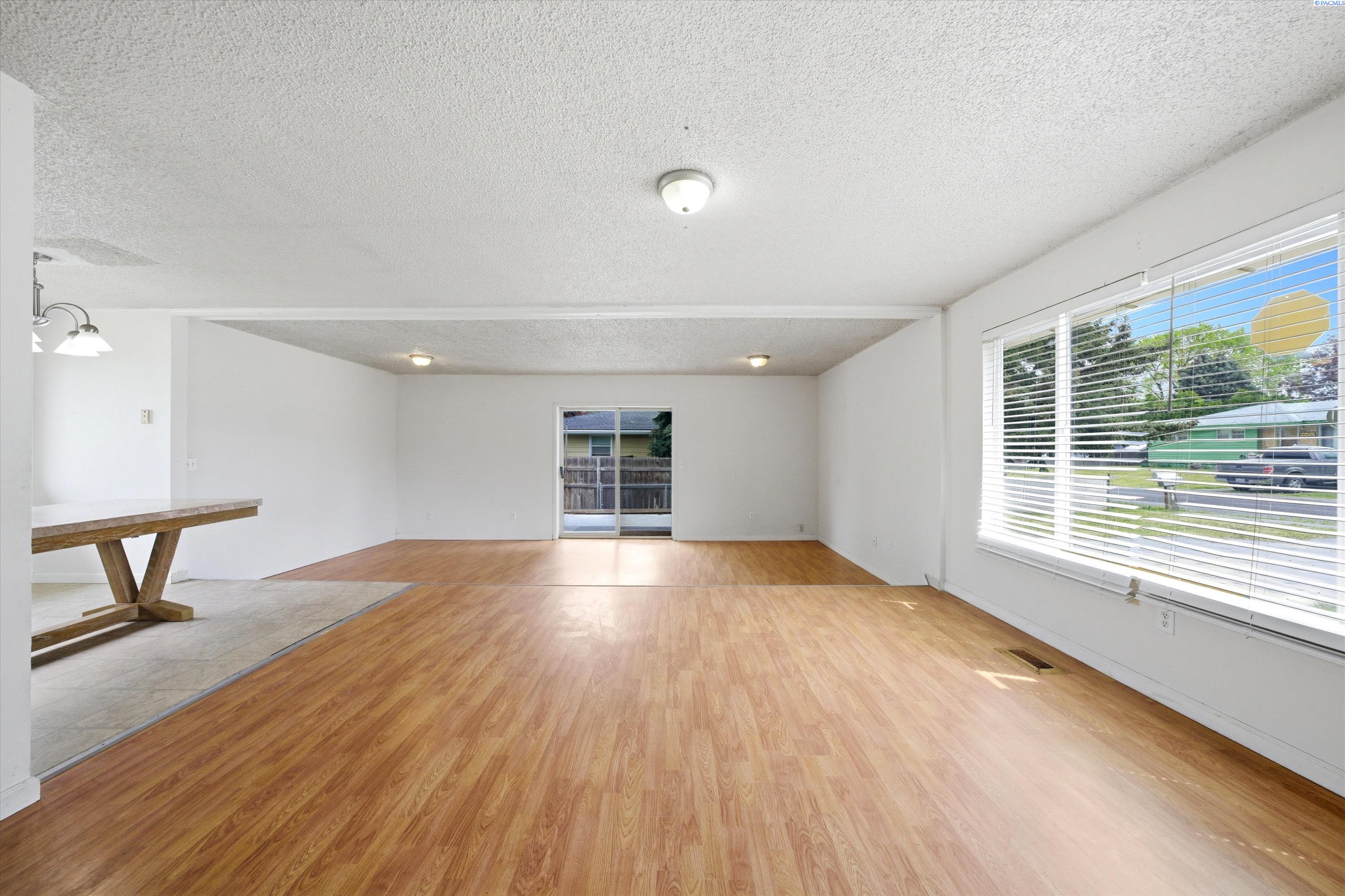 1720 11th Ave, Kennewick, WA 99337