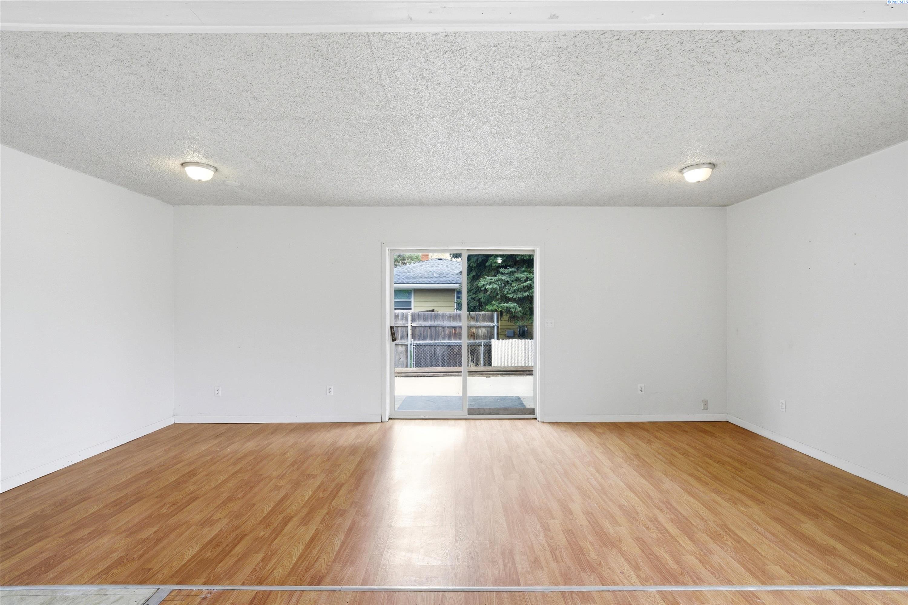 1720 11th Ave, Kennewick, WA 99337