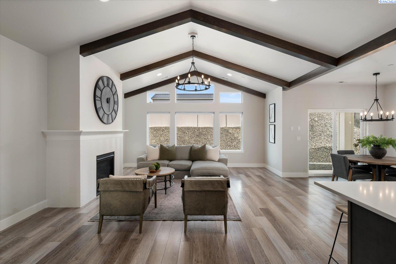 4722 White Dr, Richland, WA 99352