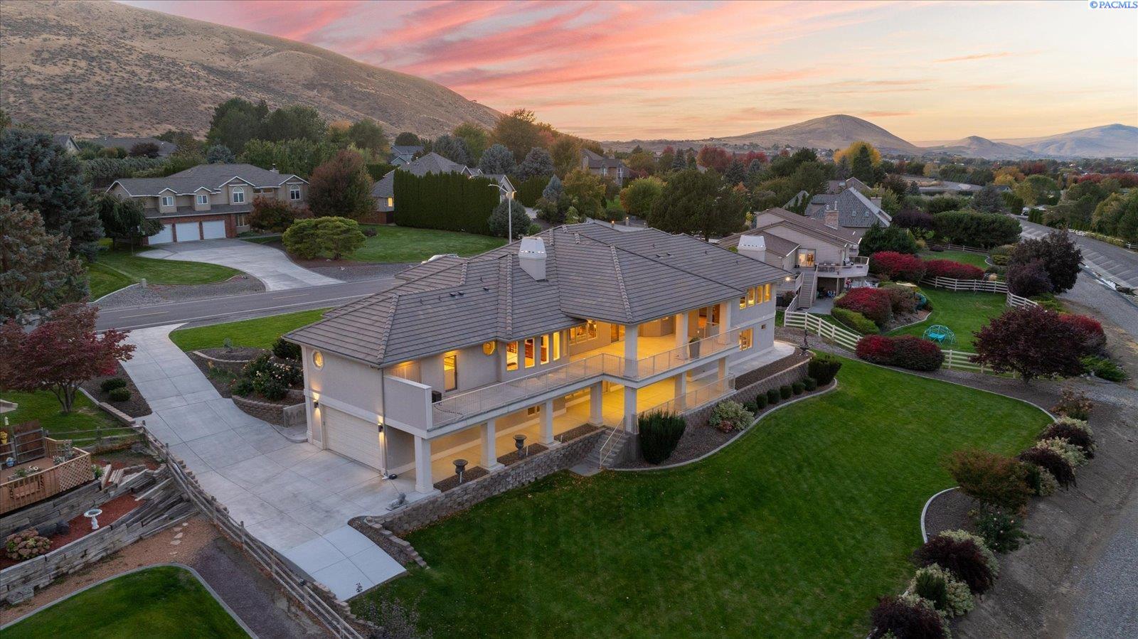 2630 Quarterhorse Way, Richland, WA 99352