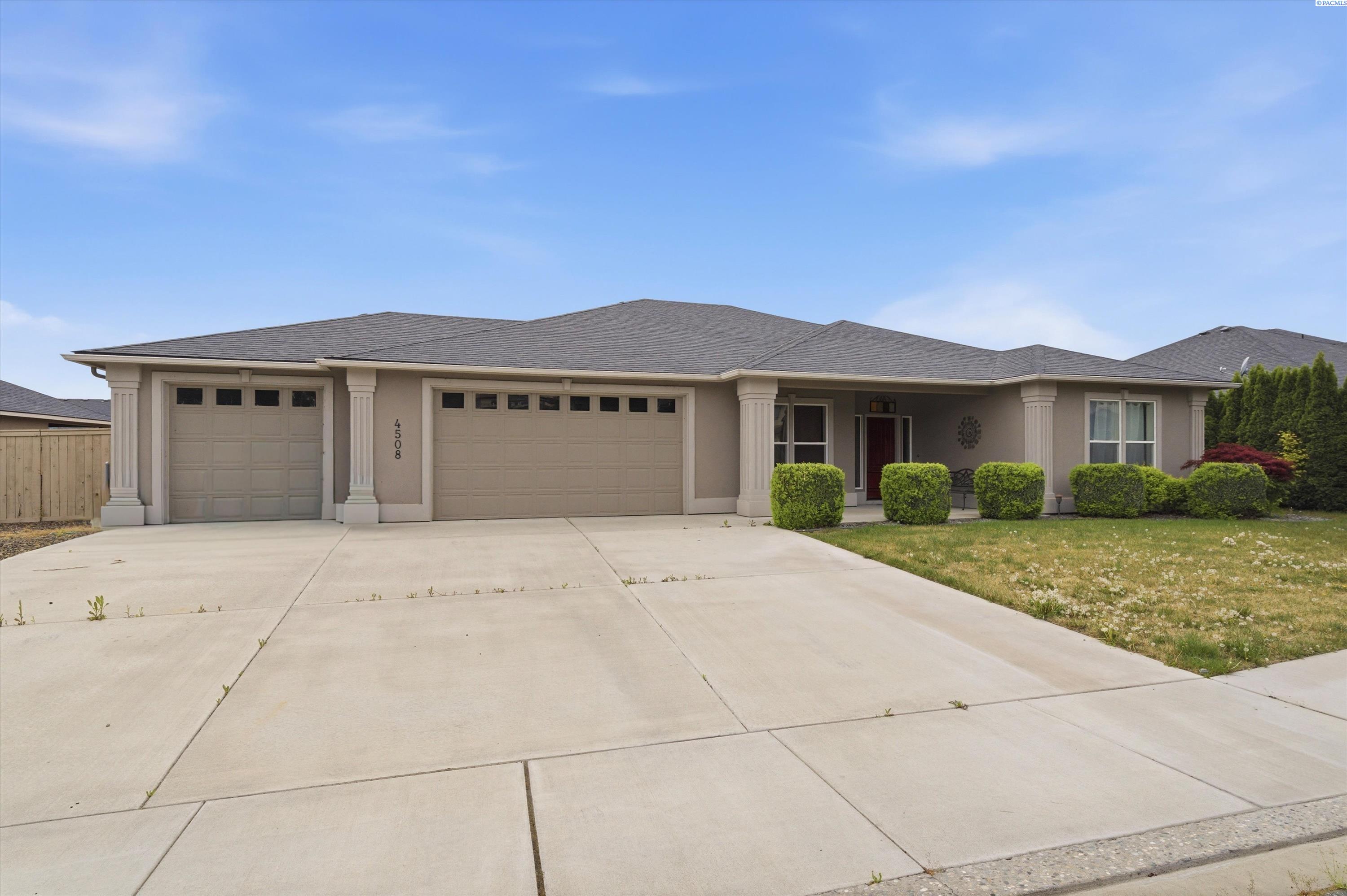 4508 Bermuda Dunes Dr, Pasco, WA 99301