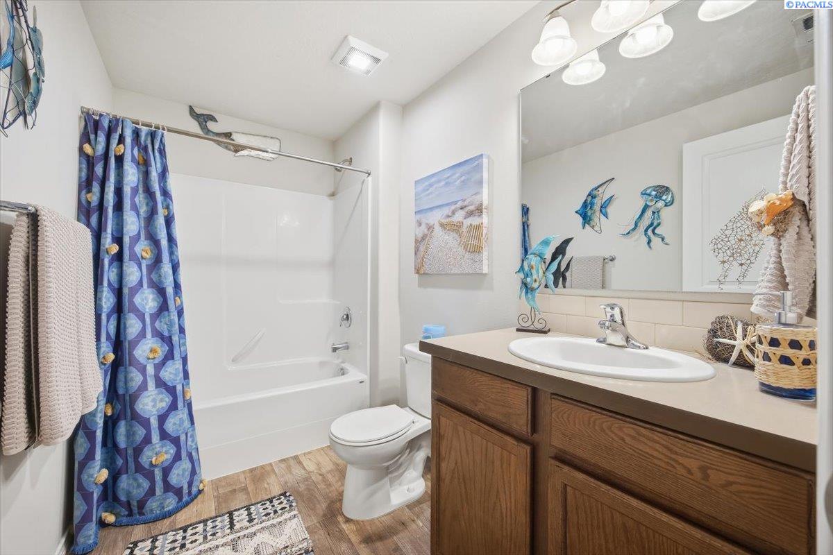 9341 9th Pl, Kennewick, WA 99336