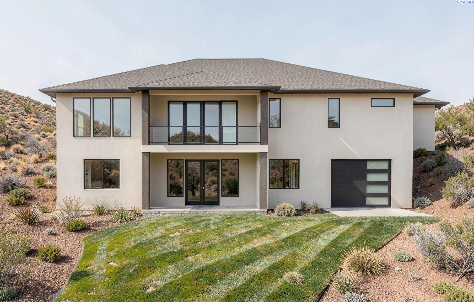 1045 Suncrest Trl, Richland, WA 99352