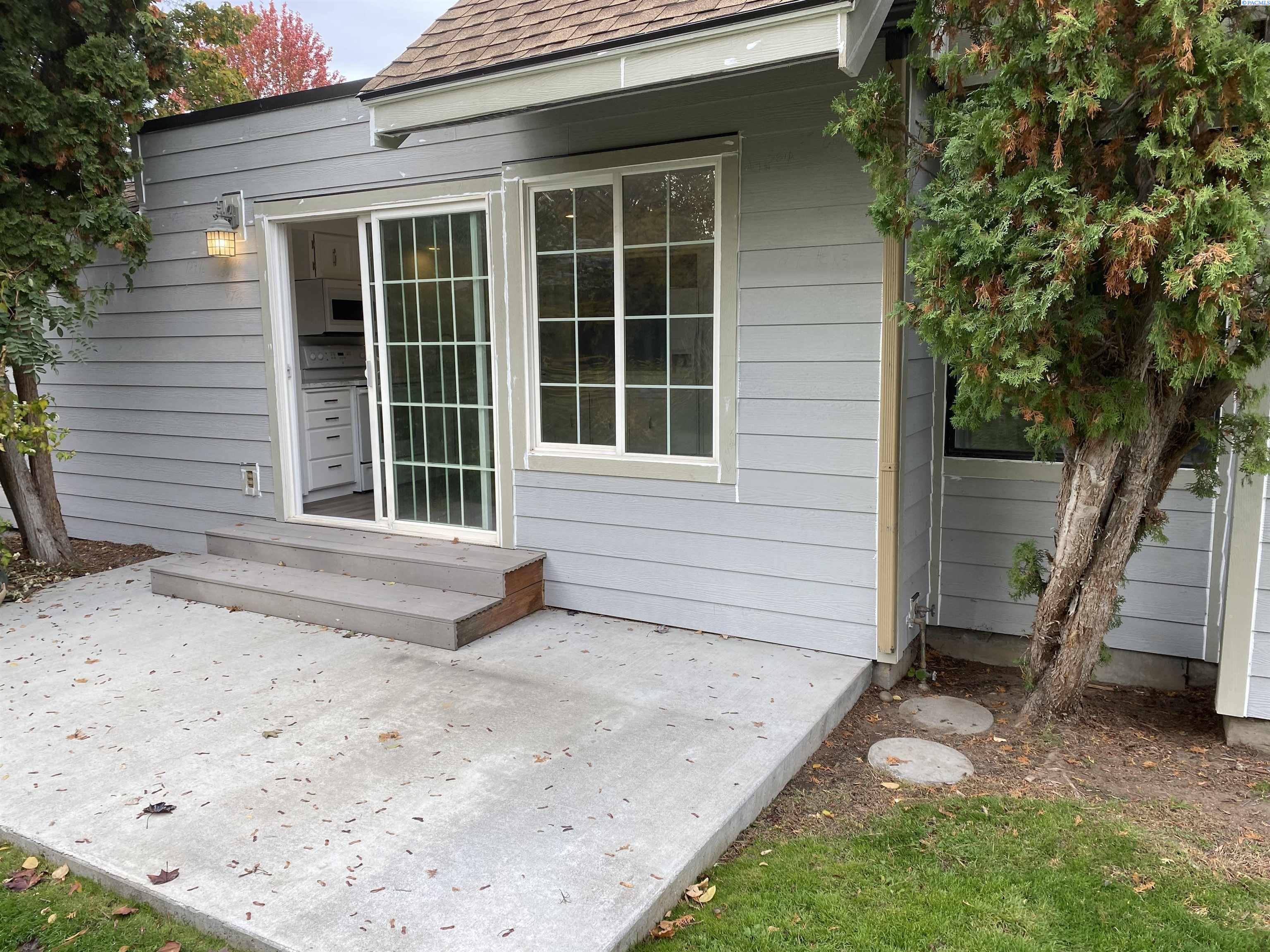 2455 Bay Ct, Richland, WA 99354-1914